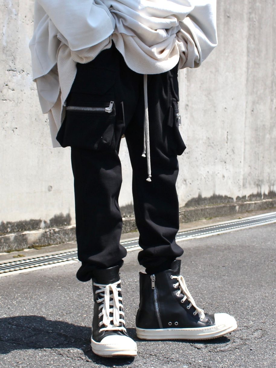 新作通販 新品 《Rick Owens》 リックオウエンス ロゴ入りマスク 黒