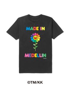 レインボーロゴ フラワー Tシャツ / Made in Medellin Tee / ブラック × マルチ