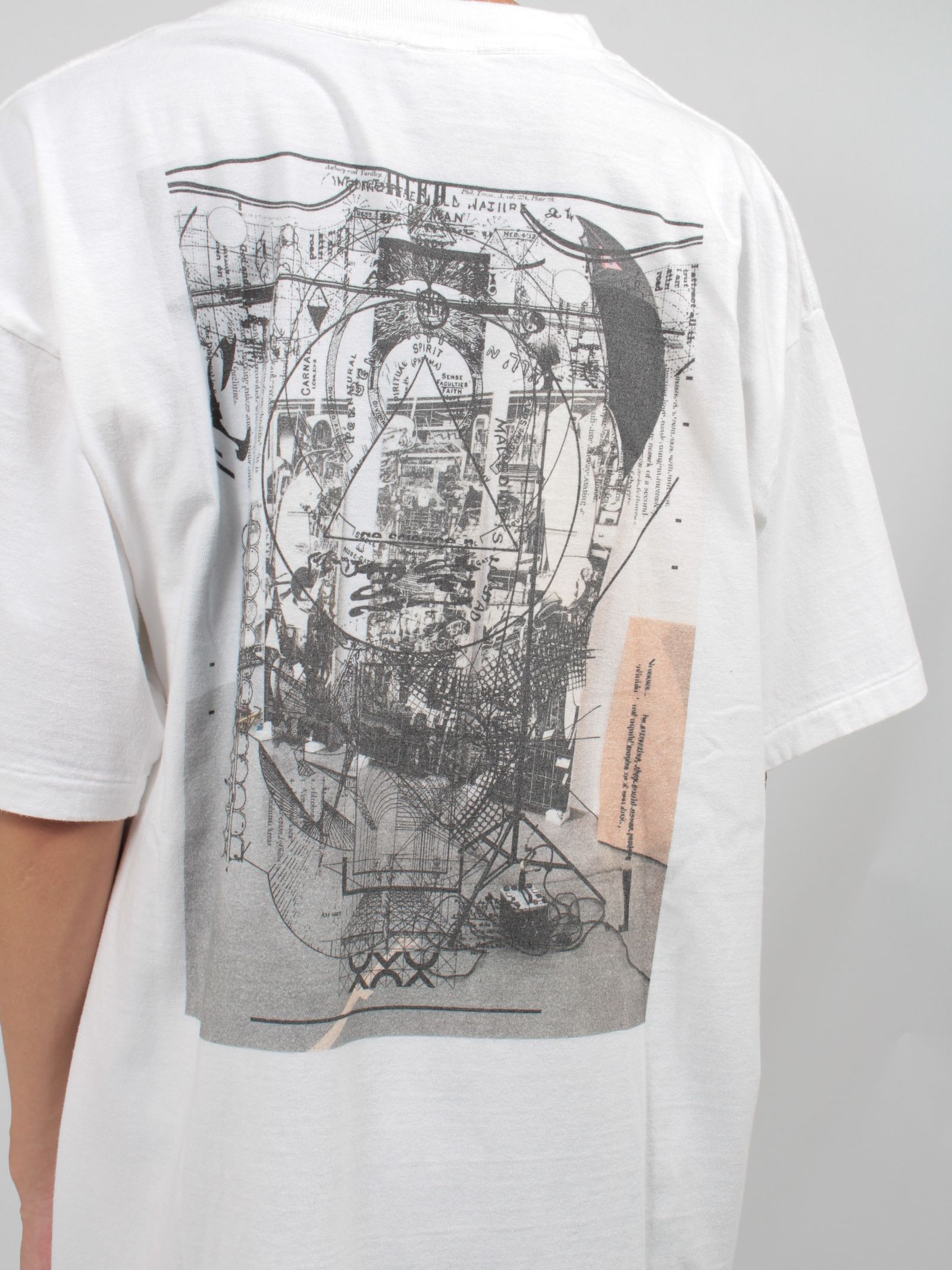 semoh - 【24AW】ウォッシュ加工 グラフィック Tシャツ / WASHED GRAPHIC T-SHIRT / ホワイト | STORY