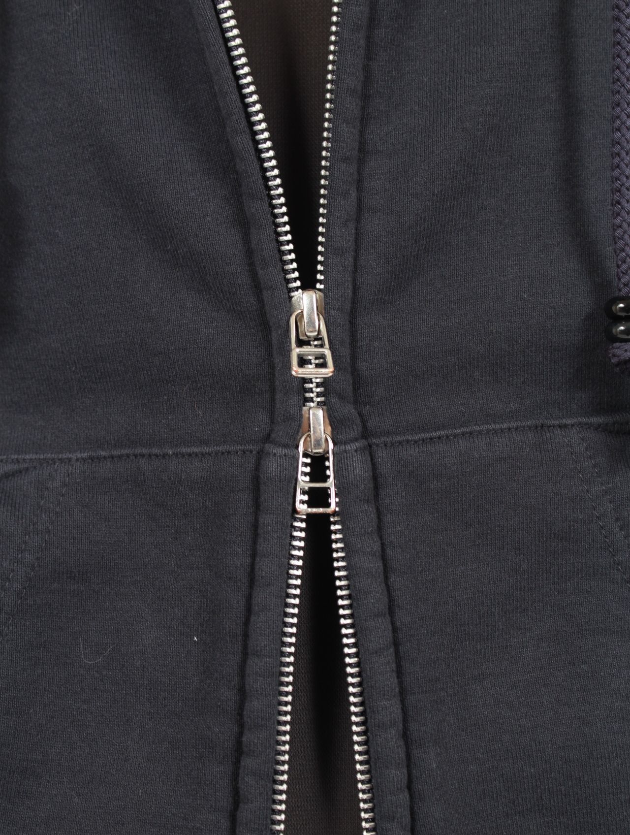 【25AW】 パネルド ジップアップ フーディー パーカー / PANELLED ZIP UP HOODIE / BLACK(ブラック)