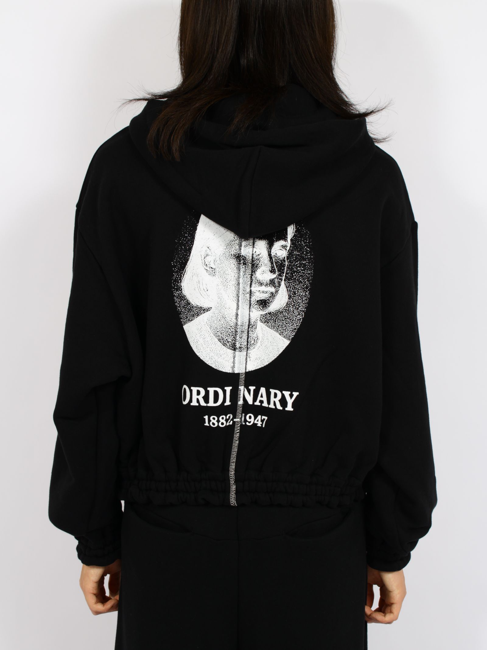 【26AW】オーディナリー ホーム オールド スタイル ジップ フーディ ウィズ プリンティング / ORDINARY HOME OLD STYLE ZIP HOODIE WITH PRINTING / ブラック