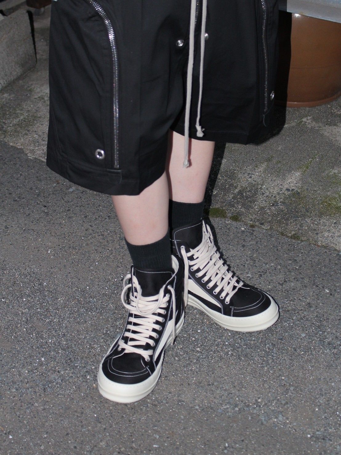 RICK OWENS DRKSHDW - 【24SS】ヴィンテージ ハイカット スニーカー / VINTAGE HIGH SNEAKS / ブラック  × ホワイト | STORY