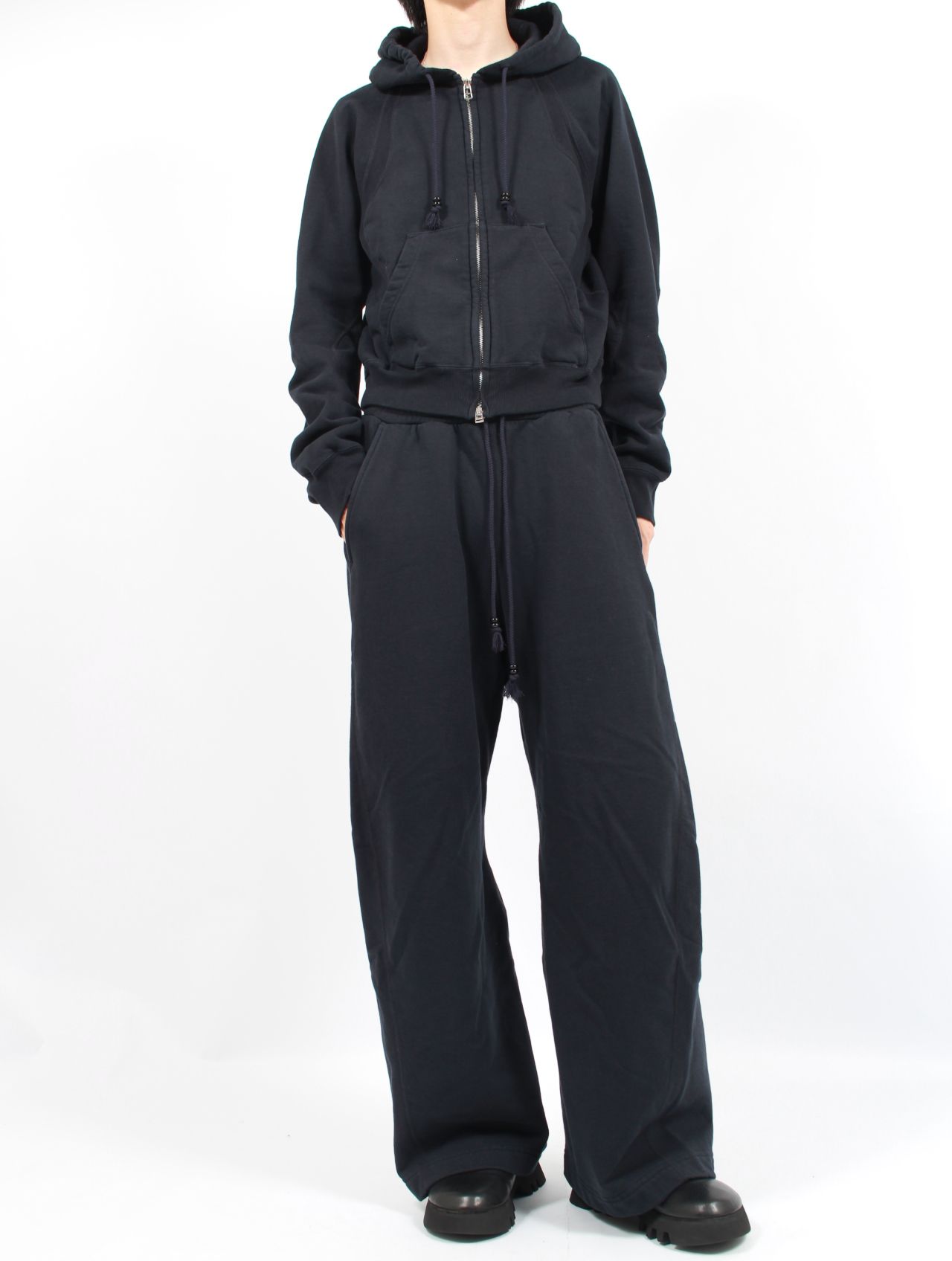 【25AW】 パネルド ジップアップ フーディー パーカー / PANELLED ZIP UP HOODIE / BLACK(ブラック)