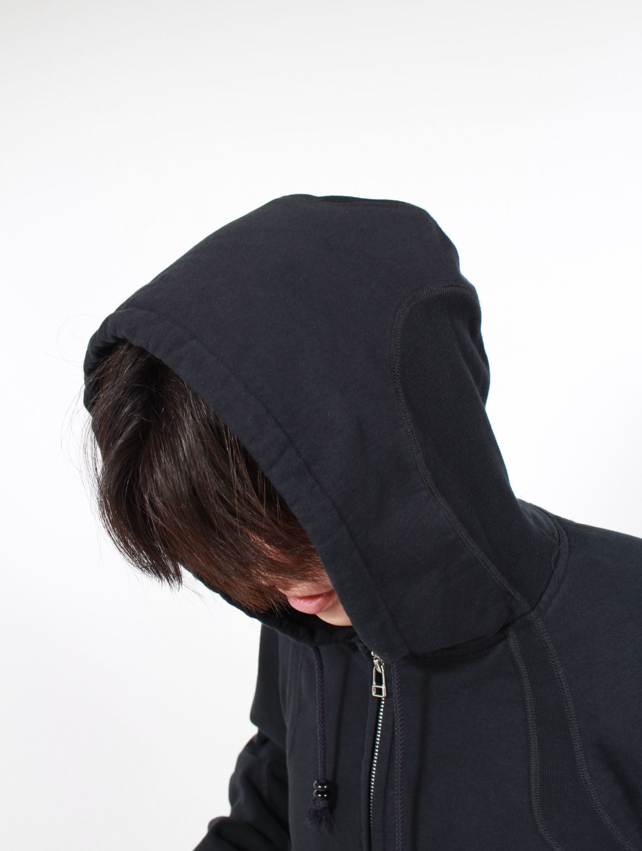 【25AW】 パネルド ジップアップ フーディー パーカー / PANELLED ZIP UP HOODIE / BLACK(ブラック)