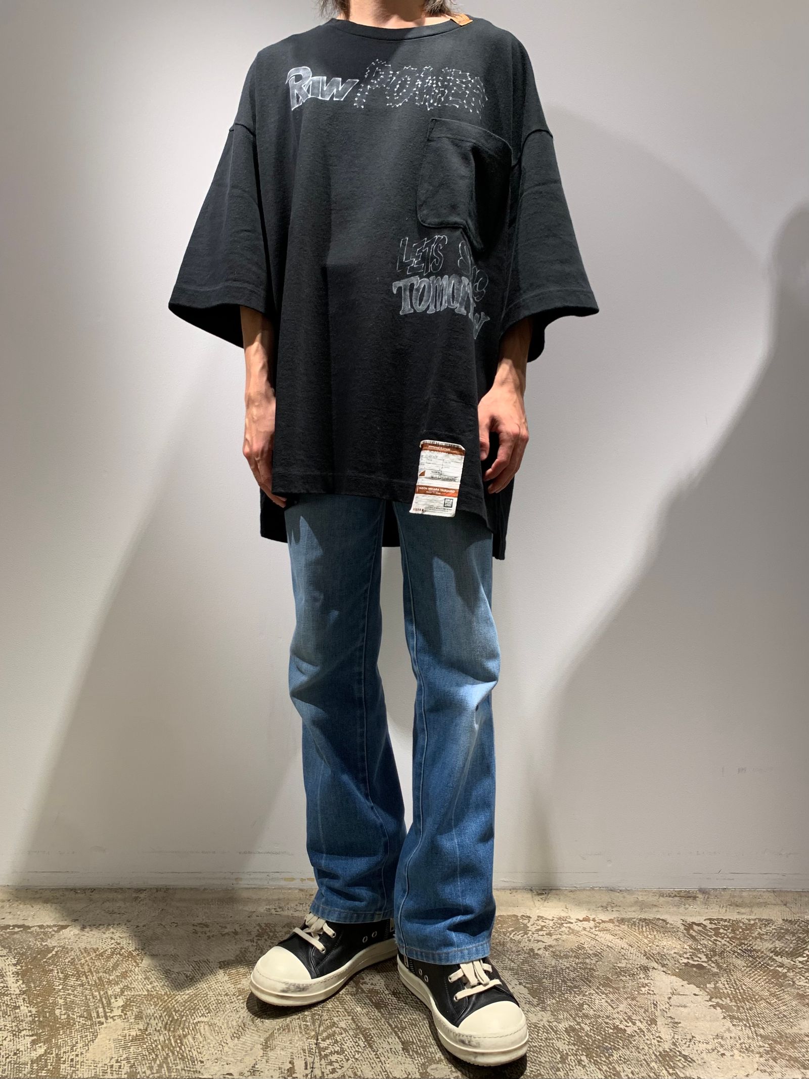 生田斗真さん【Maison MIHARA YASUHIRO】RAW POWER Tシャツ着用！ | STORY