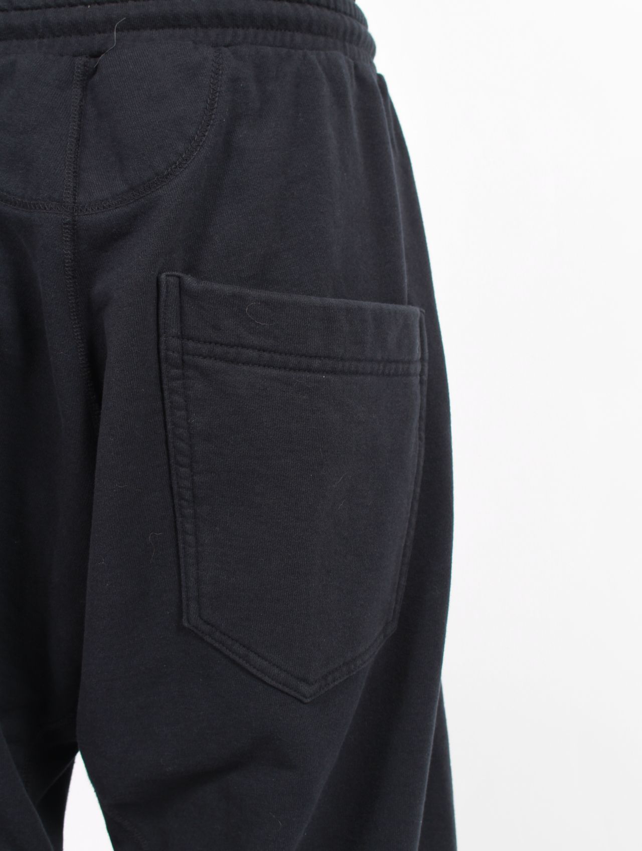 【25AW】 3D ツイステッド ラウンジ パンツ スウェット パンツ / 3D TWISTED LOUNGE PANTS / BLACK(ブラック)