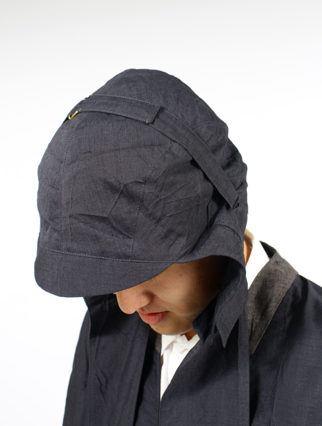 【25SS】オーバーサイズ スカーフ付き ノーカラー ロングジャケット / OVERSIZE DETACHBLE AVIATOR HAT SCARF LONG JACKET / オフブラック