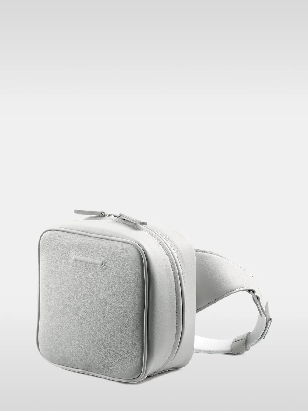 ウィークエンド カメラバッグ ミディアム / WEEKEND CAMERA BAG MEDIUM / オフホワイト