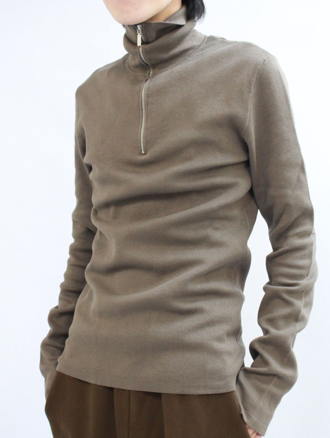 ジップアップ タートルネック / ZIP UP TURTLE NECK / BROWN (ブラウン)