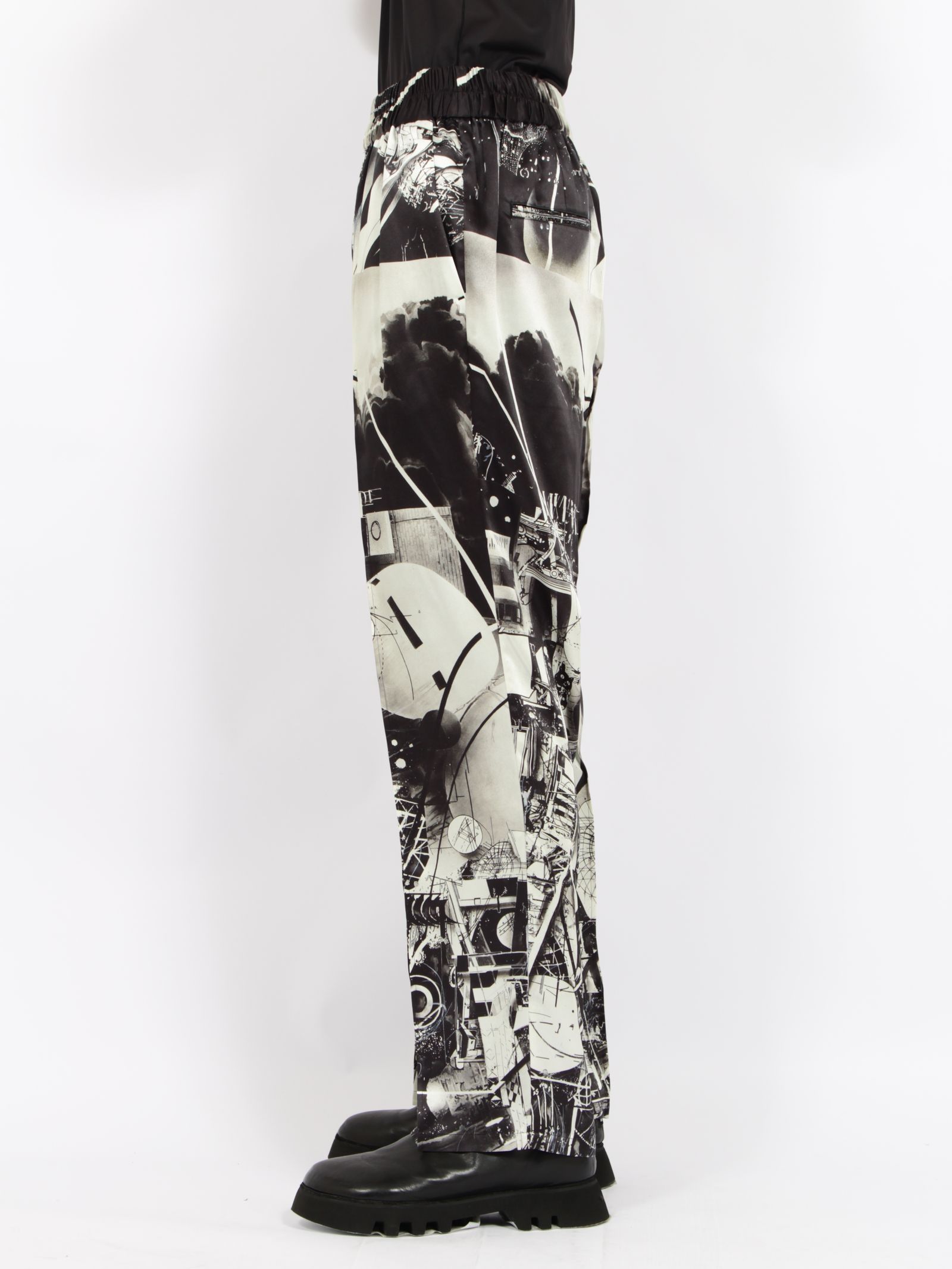 【26AW】 X HIROKI  TSUKUDA  佃宏樹 グラフィック パンツ / × HIROKI TSUKUDA GRAPHIC PANTS / ブラック