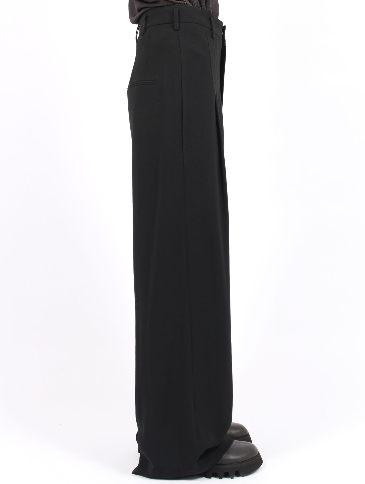 【25AW】ウールサージ ハイウエスト トラウザー / WOOL SERGE HI-WAIST TROUSERS / ブラック
