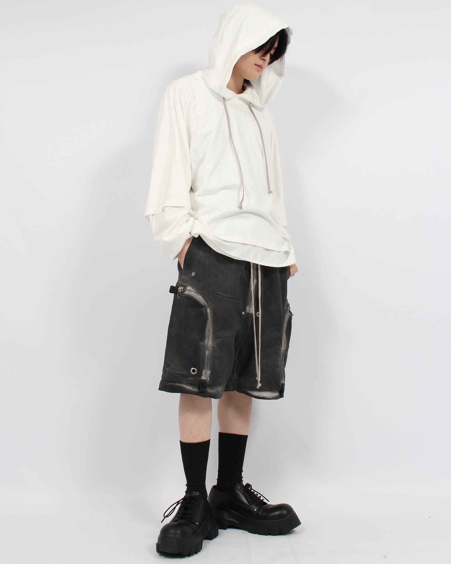 RICK OWENS DRKSHDW - 【24SS】バウハウスカーゴ デニム コーティンング サルエル ショートパンツ / BAUHAUS  SHORTS / ダークダスト | STORY