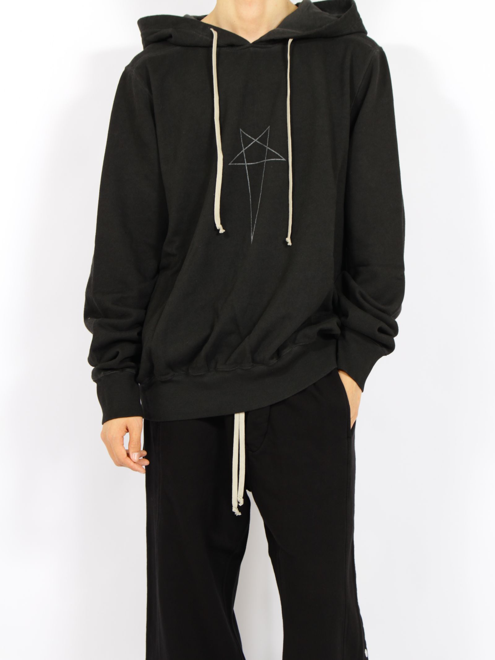 【26AW】 オーバーサイズド フーディー ペンタグラム パーカー / OVERSIZED HOODIE / フェード ブラック / シルバー