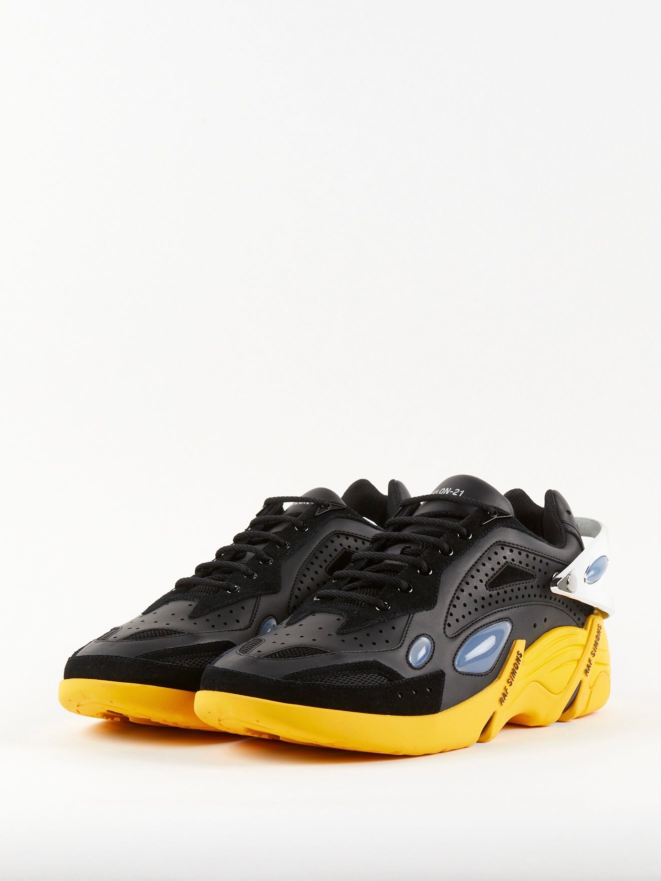 NCT127 TAEYONG RAF SIMONS CYLON-21着用! | STORY NCT127 TAEYONG RAF SIMONS CYLON-21着用! | STORY