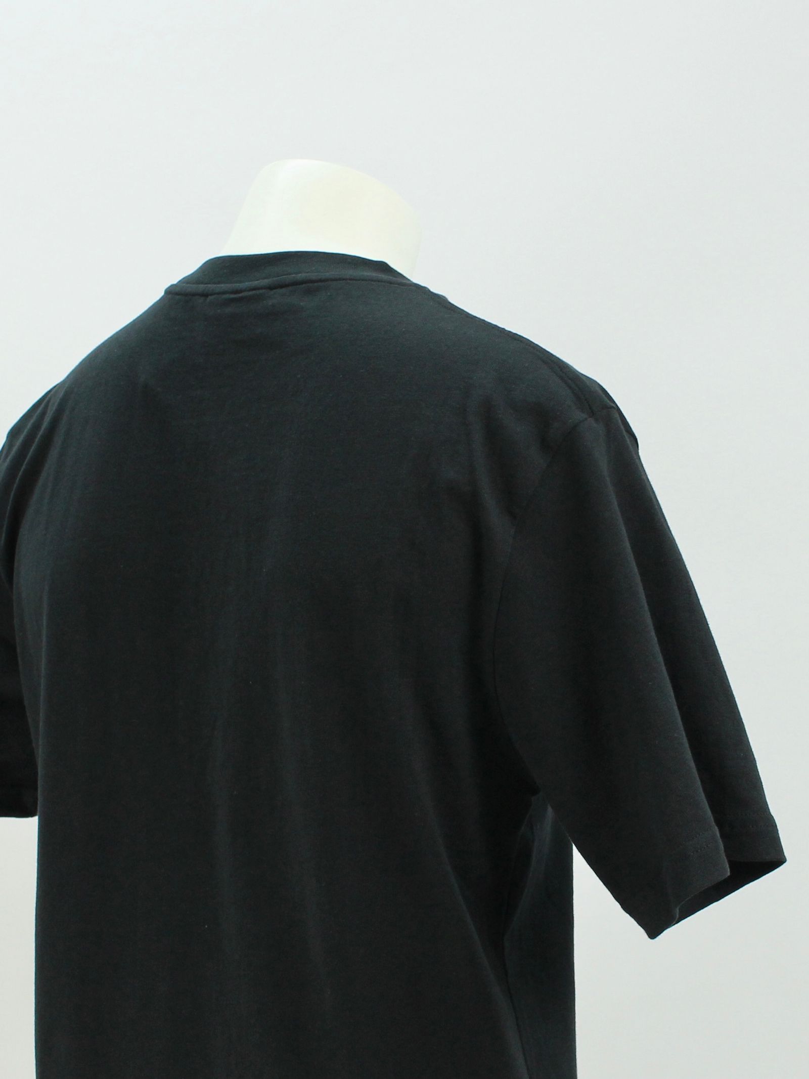 刺繍ロゴ Tシャツ / BLACK T-SHIRT WITH MULTICOLOR LOGO / ブラック × マルチ