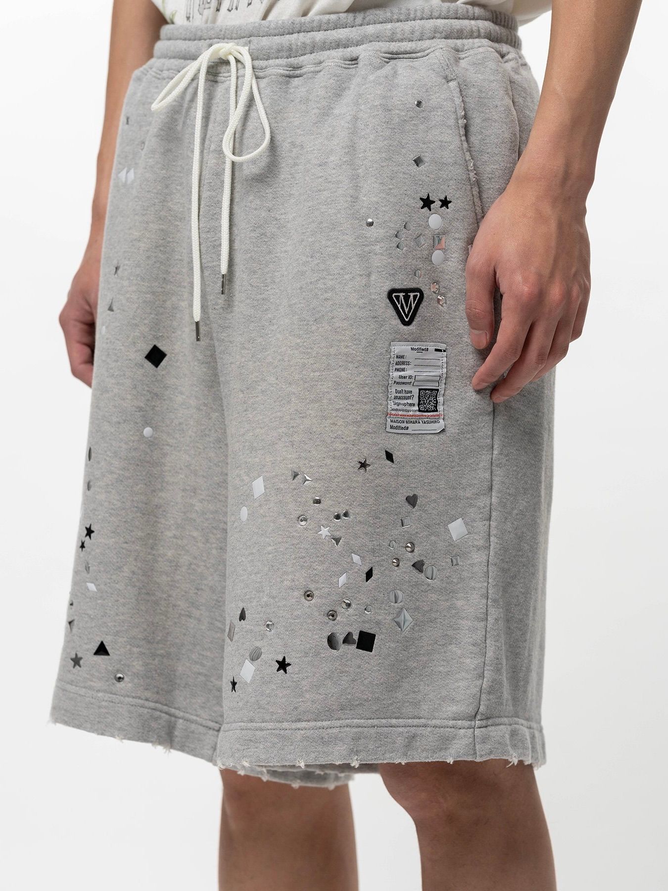 【26SS】ステッカーデザイン スウェット ショーツ / EMBELLISHED SHORTS / グレー