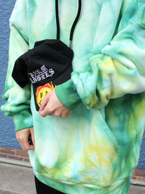 ストリートアイテムといえばタイダイ柄!Palm Angelsを使ったストリートコーデ