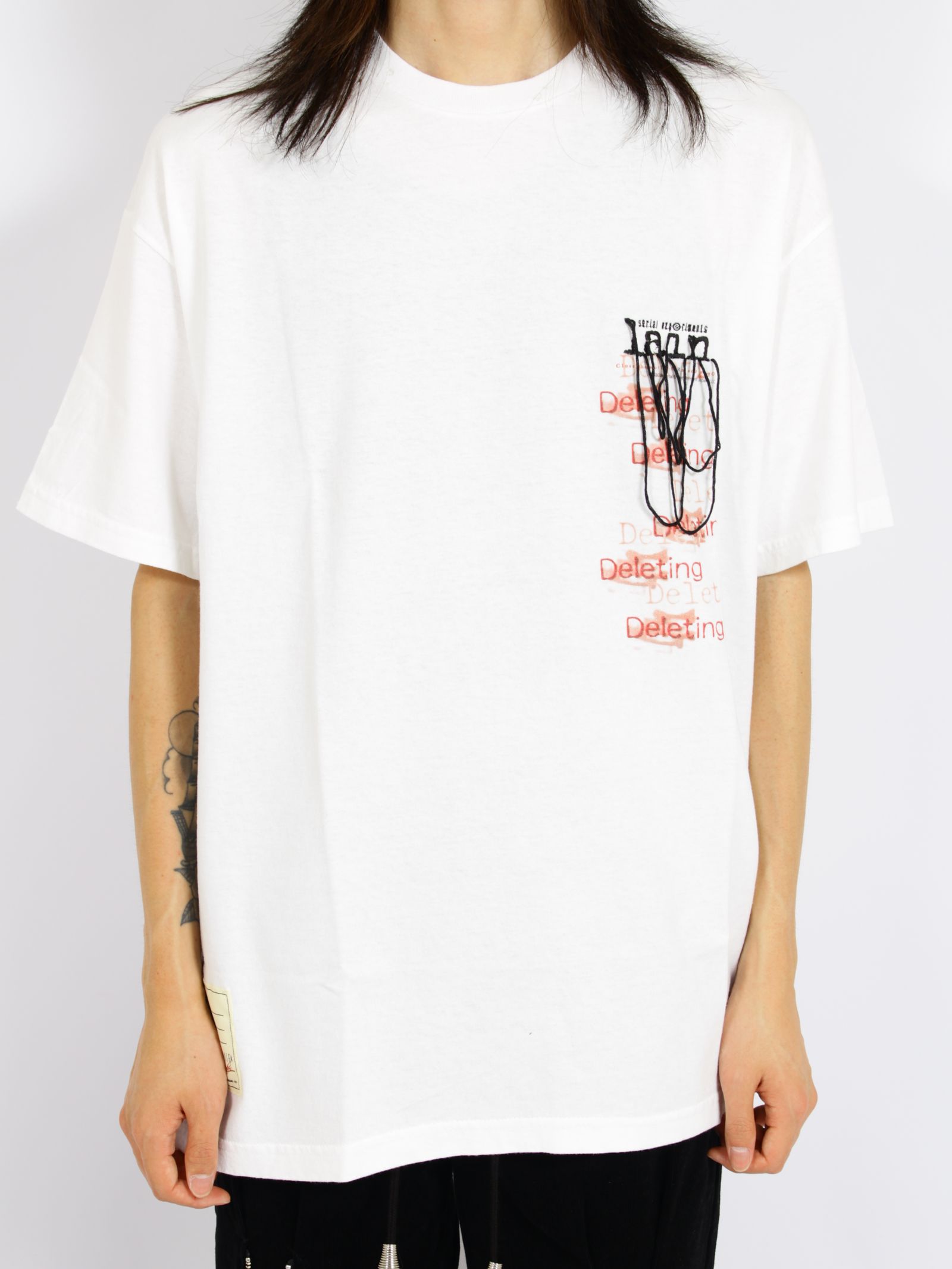 【26AW】バックプリント セブ VS レイン ショート スリーブ Tシャツ バージョン キュータ 半袖 カットソー / SEV VS LAIN S/SL TEE VER,Q-TA / ホワイト