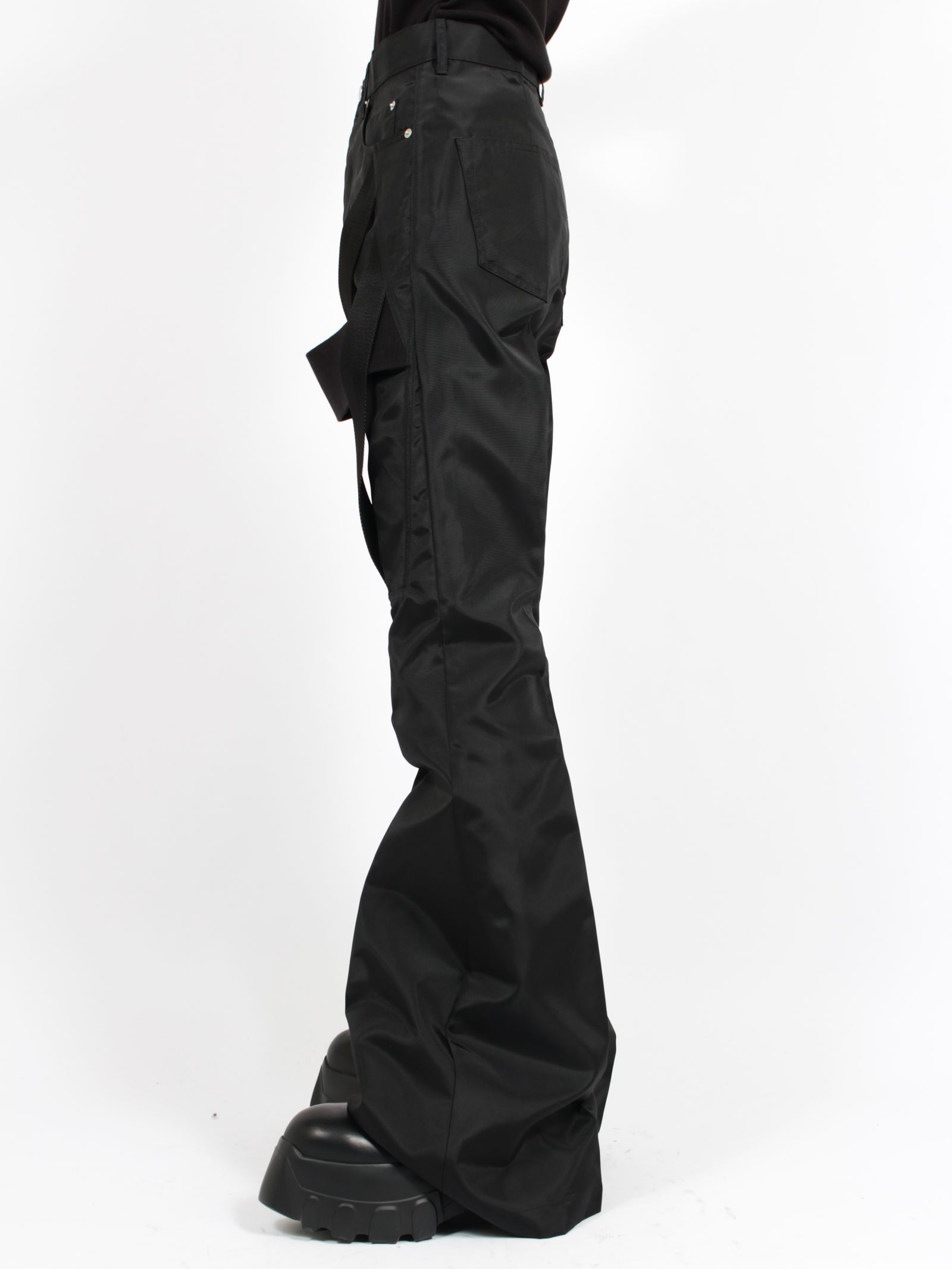 【26SS】メガストラップ ボラン フレア パンツ / MEGASTRAPPED BOLANS / ブラック