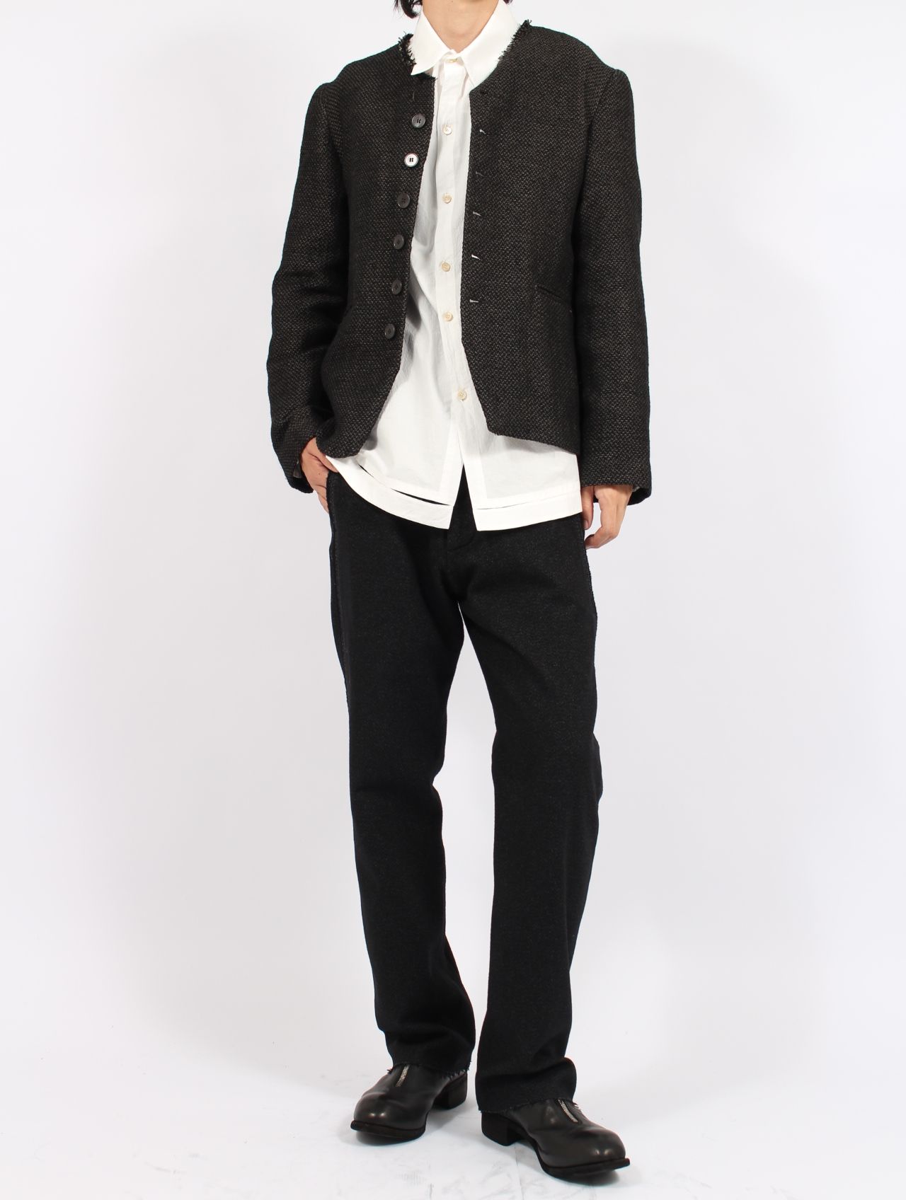 【25AW】ユニセックス フィット ラウンド ネック ショート ジャケット ウィズ 925 シルバー フック クローザー / UNISEX FITTED ROUND NECK SHORT JACKET WITH 925 SILVER HOOK CLOSER / オフブラック