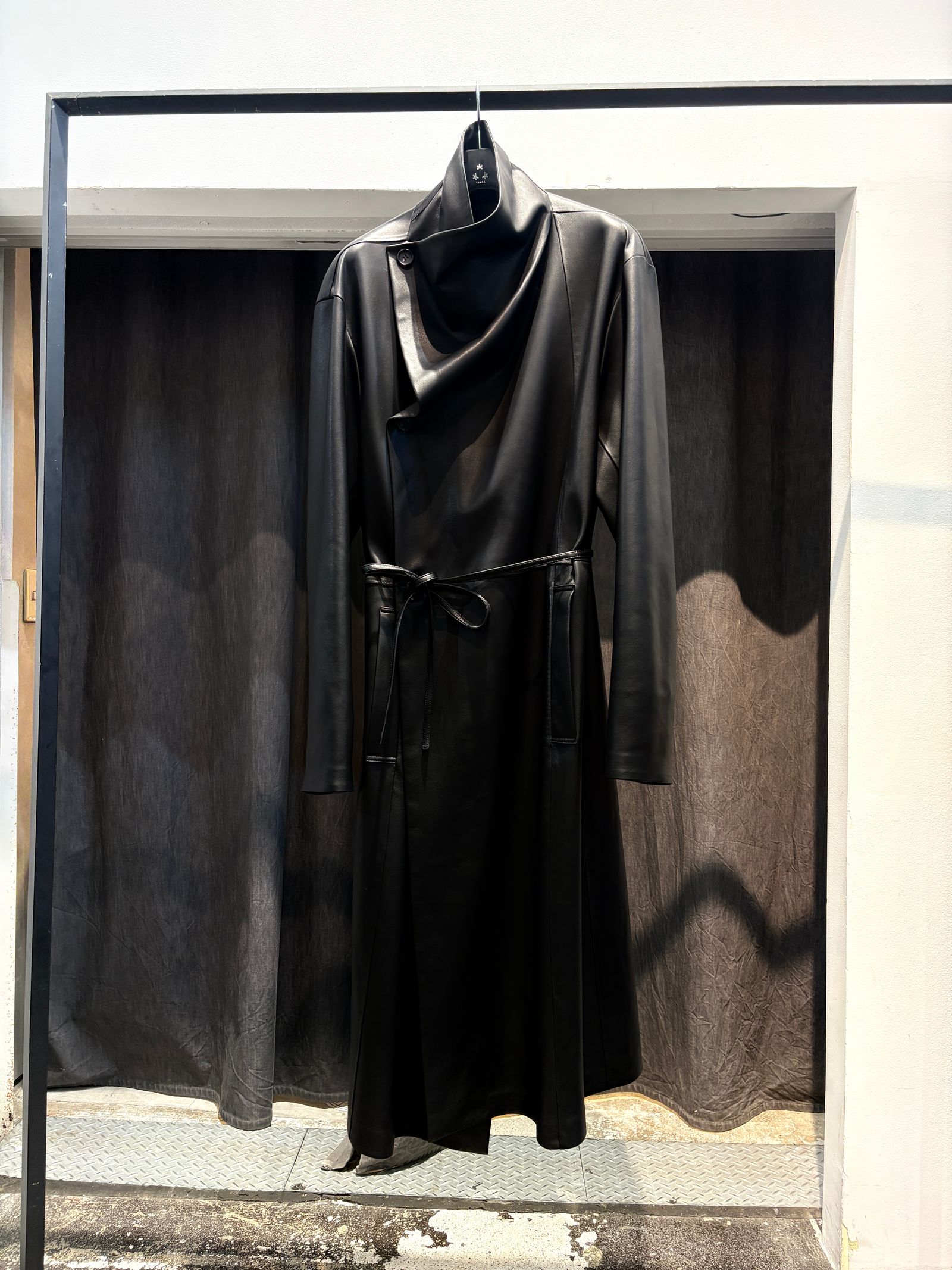 【27SS】アンライニング シープ レザー コート トレンチコート / UNLINED SHEEP LEATHER COAT / ブラック