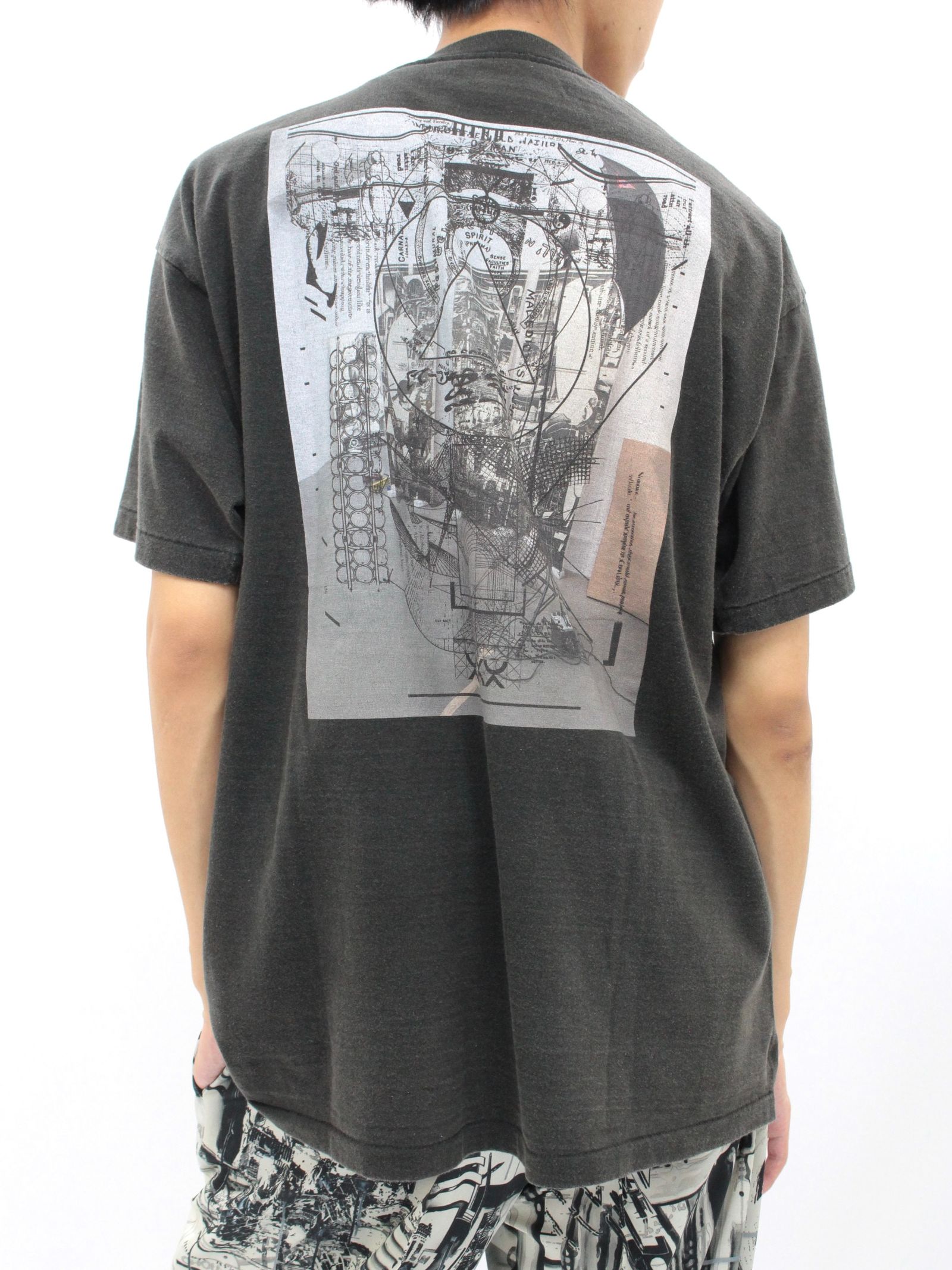 semoh - 【24AW】ウォッシュ加工 グラフィック Tシャツ / WASHED GRAPHIC T-SHIRT / ブラック | STORY