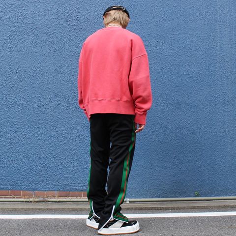 ウォッシュド加工でヴィンテージ風デザイン。”Palm Angels”を使用したストリートコーデ