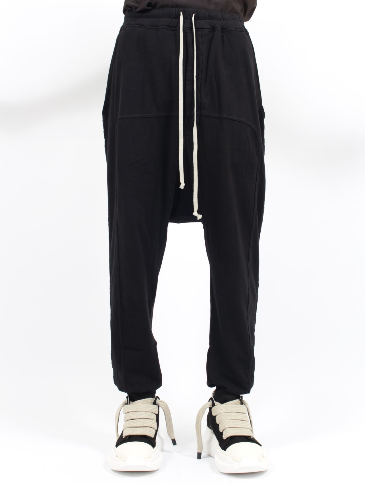 人気♦RICK OWENS♦プリズナー スウェットパンツ RICK OWENS DRKSHDW - 【25AW】プリズナー ドローストリング