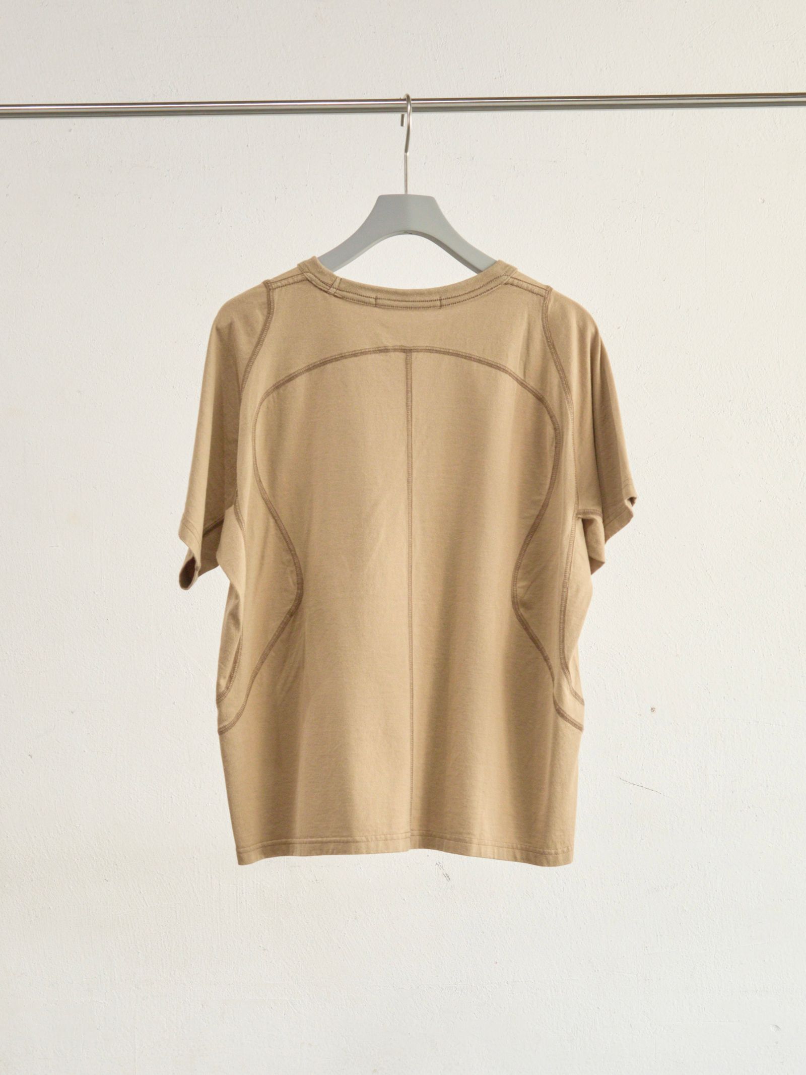 【26SS】 パネルド ハーフスリーブ Tシャツ / PANELLED HALF SLEEVE T-SHIRT / BEIGE (ベージュ)