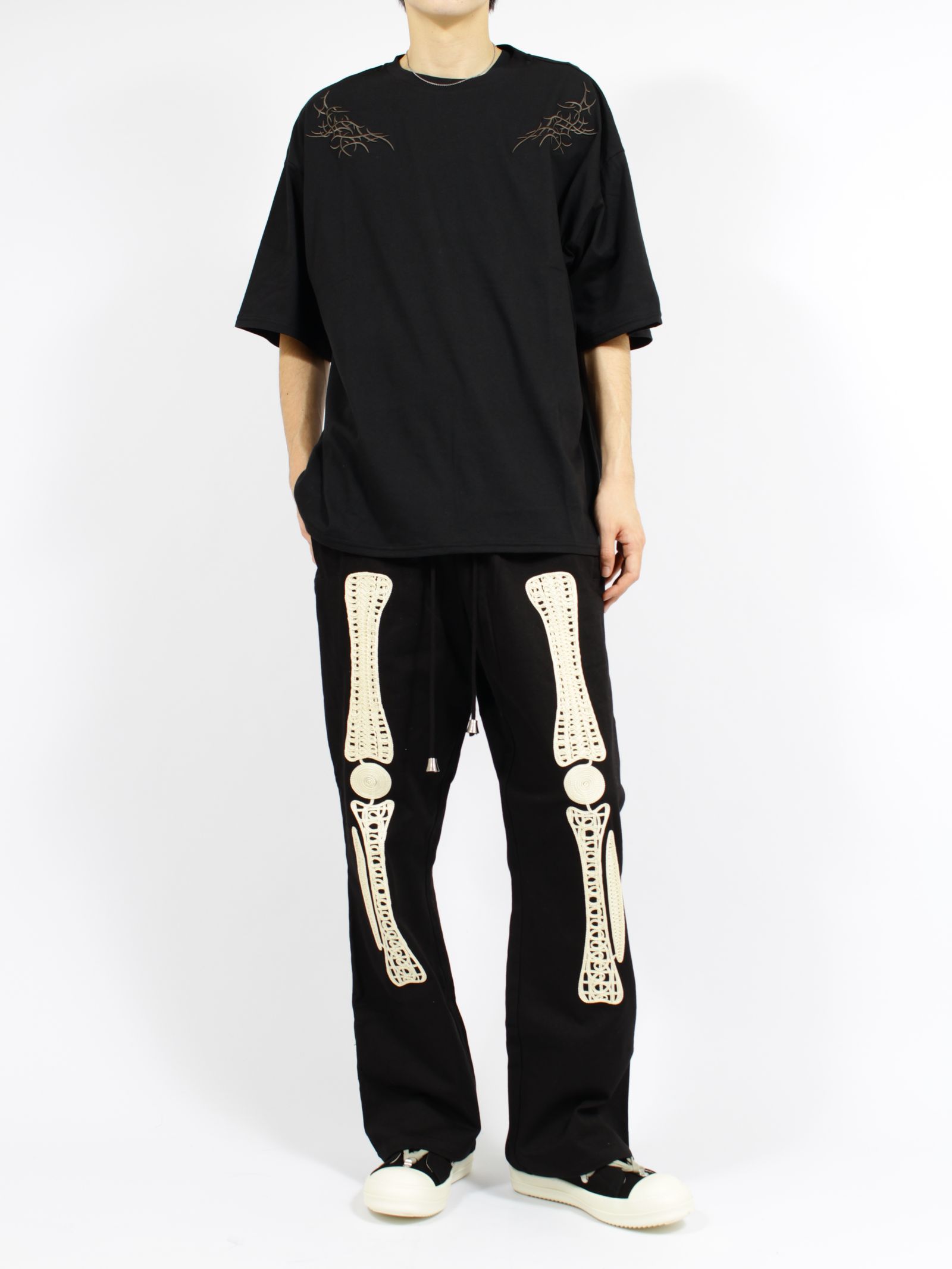 【26SS】3D エンブロイダリー Tシャツ / 3D EMBROIDERED T-SHIRT / ブラック