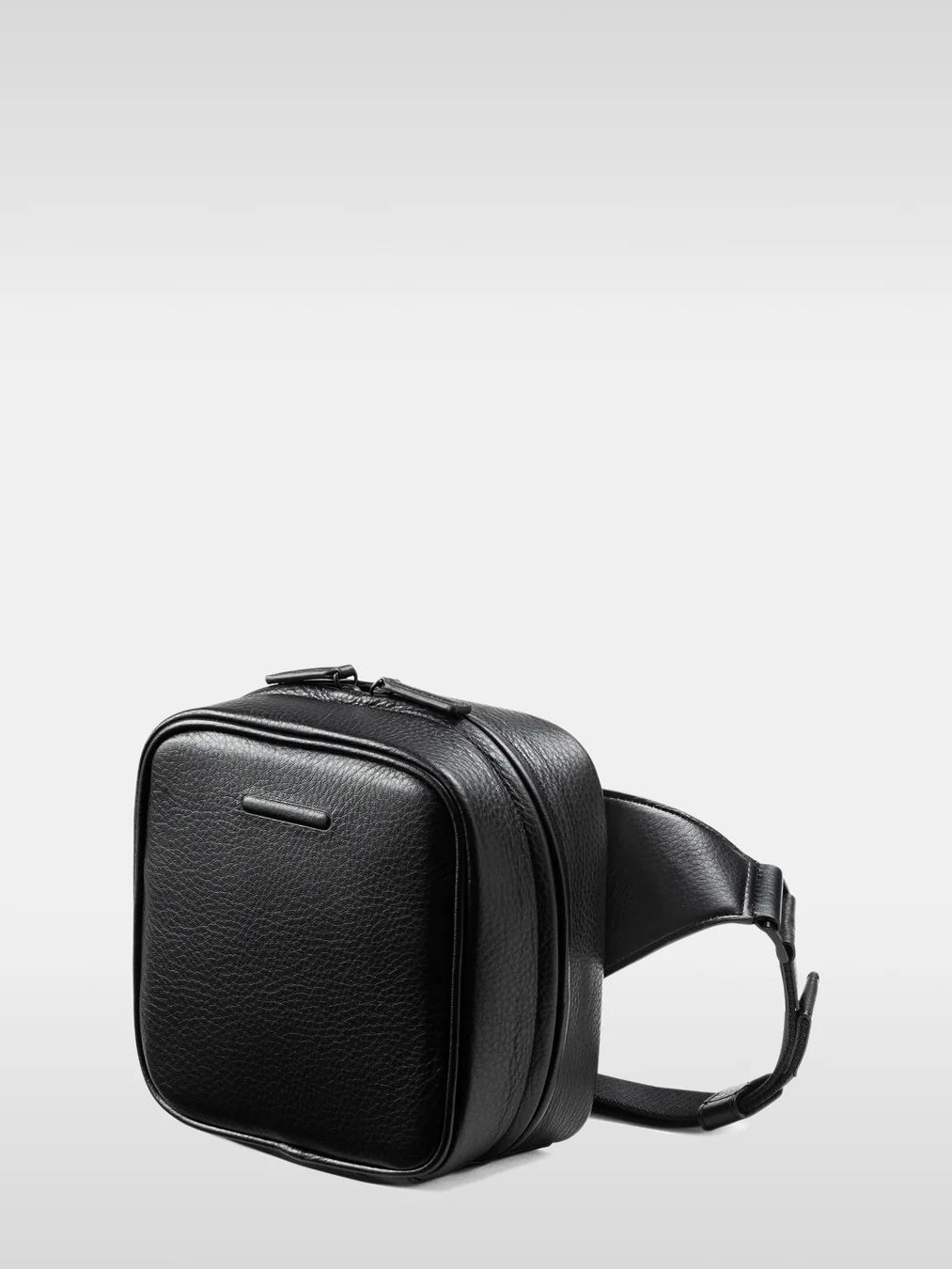 ウィークエンド カメラバッグ ミディアム / WEEKEND CAMERA BAG MEDIUM / ブラック