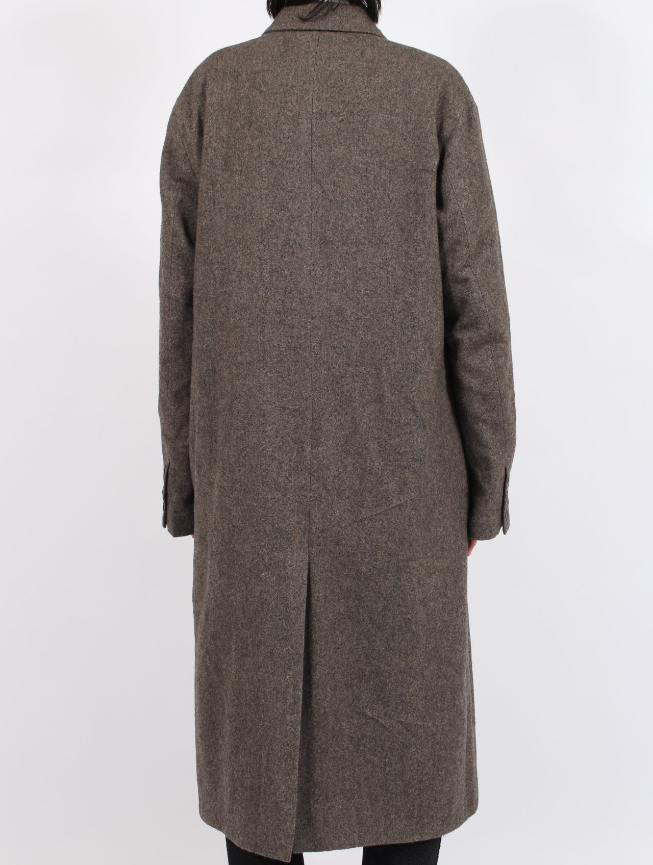 【25AW】ユニセックス ミッド フィット ダスト コート 925 シルバー フック クローザー / UNISEX MID FIT DUST COAT WITH 925 SILBER HOOK CLOSER / ブラウン