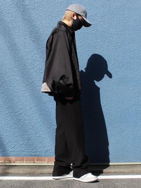 グラフィックTシャツがアクセント!ワークジャケットを使用したストリートコーデ