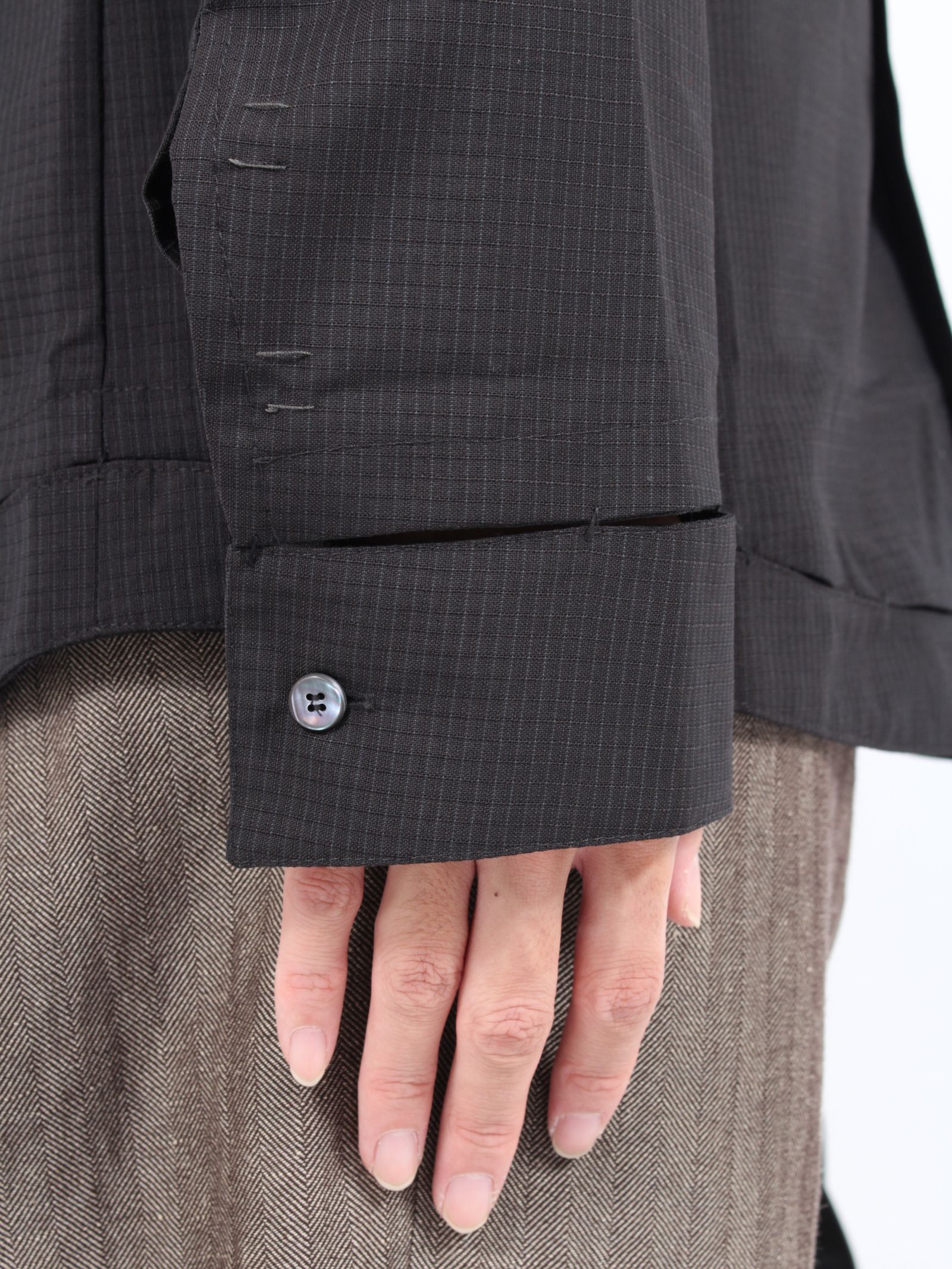 【24AW】ウール ハンドステッチ ヘム ボーダー リラックスフィット シャツ / HAND-STITCHED HEM BORDER RELAXED FIT SHIRT / ブラック