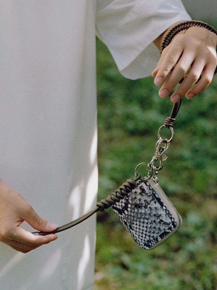 クリスティー スネークノット チャーム / CRISTY SNAKEKNOT CHARM STCOW / トープ