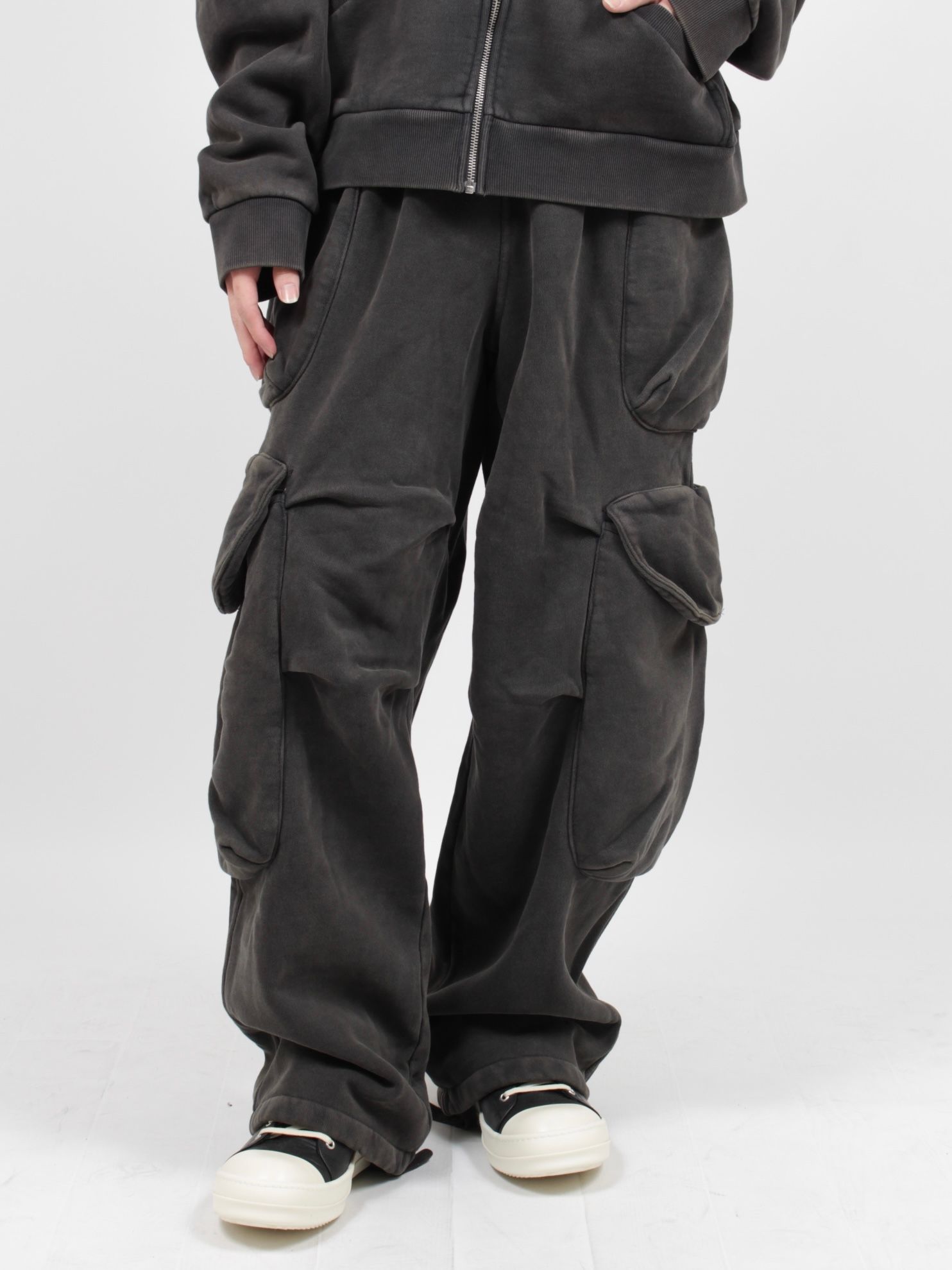 THENOentire studious gocar cargo pants black