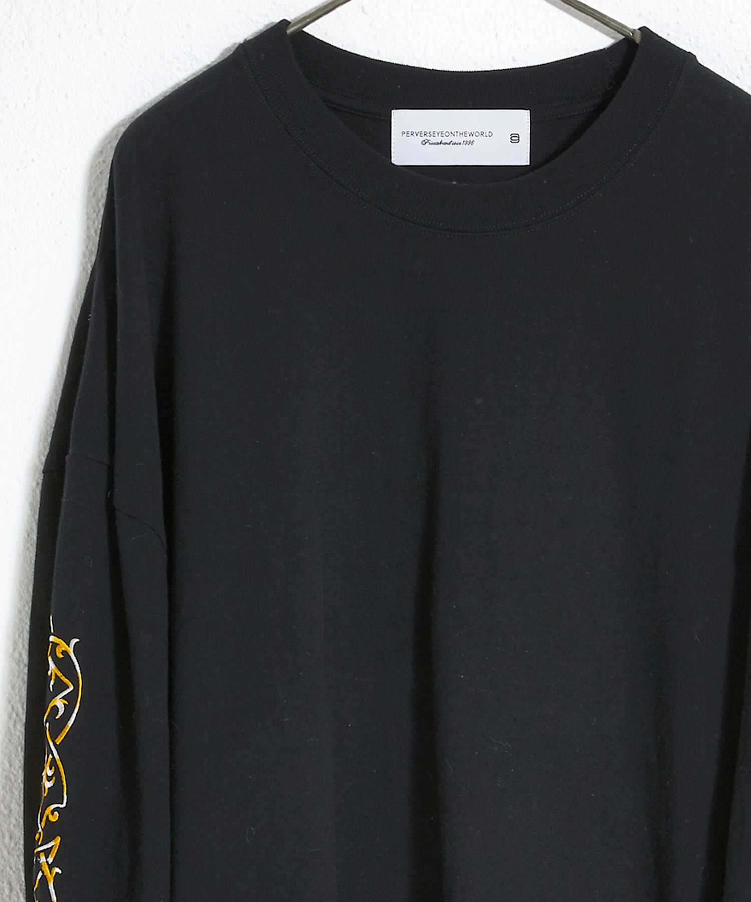 袖刺繍 ドロップショルダー 長袖Tシャツ L/S "embroidery / ブラック