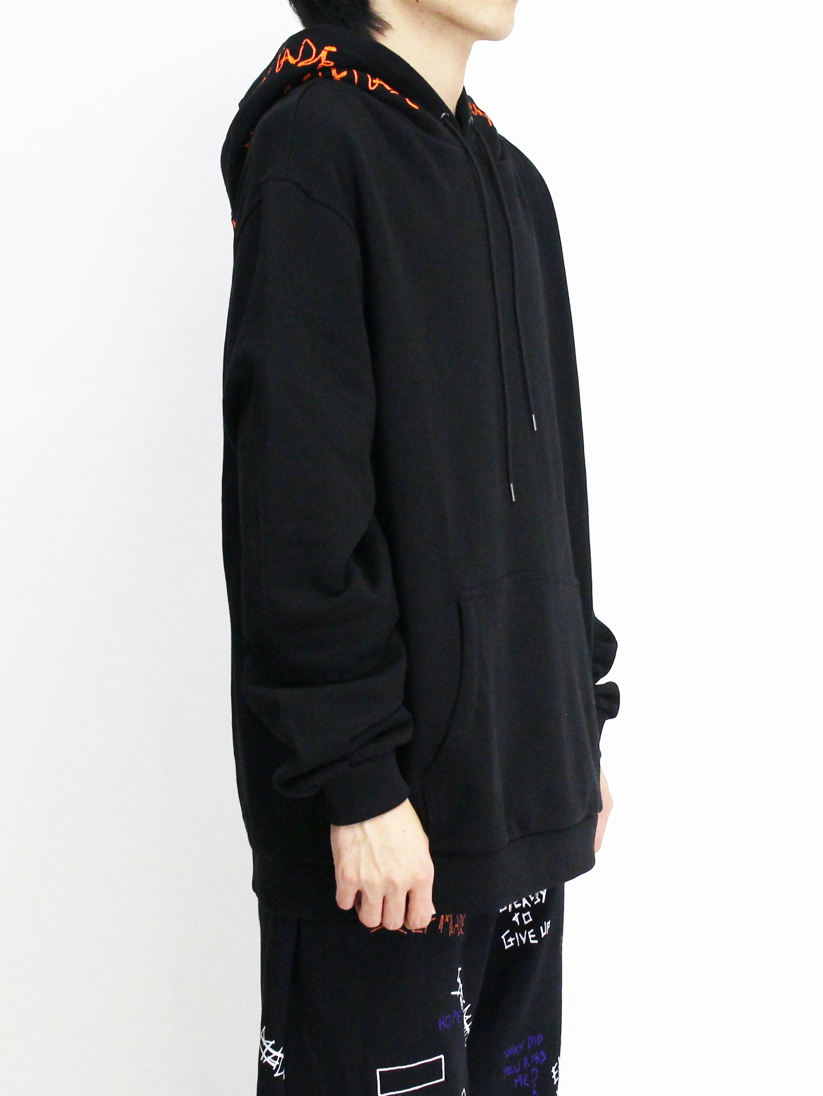 【20AW】フードロゴ刺繍 オーバーサイズパーカー / SELF MADE ICONIC HOODIE / ブラック × オレンジ
