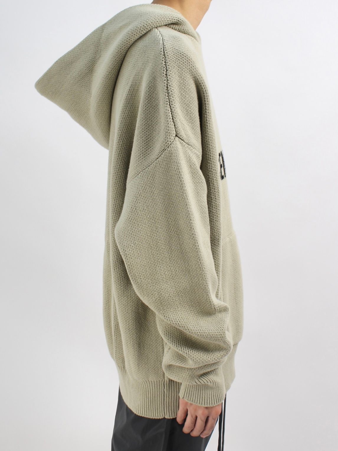 ESSENTIALS - フロントロゴ ニット フーディ / FRONT LOGO KNIT HOODIE