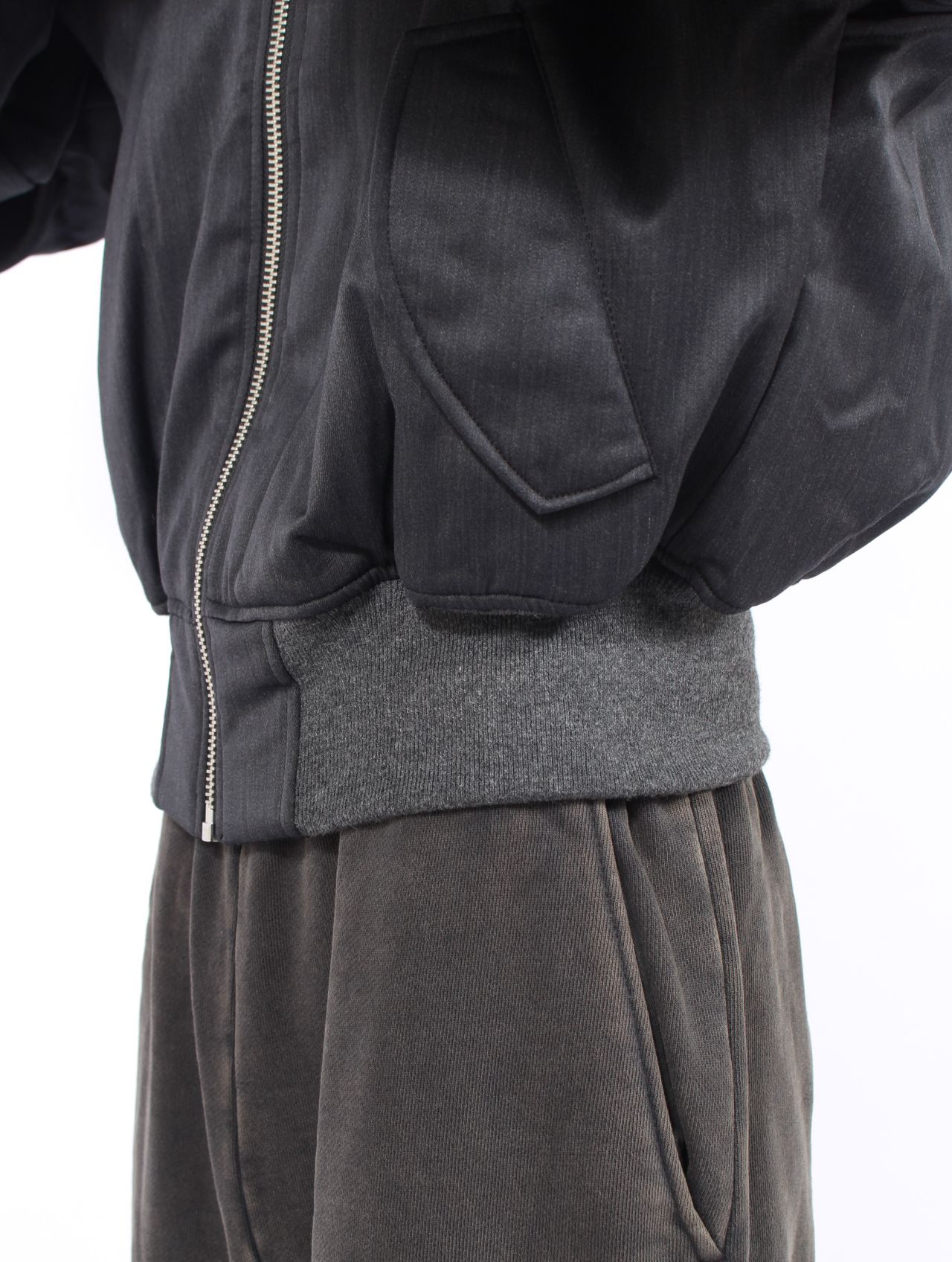 【25AW】クロップド ボンバージャケット / CROPPED BROAD BOMBER / SUITING GREY(ダークグレー)