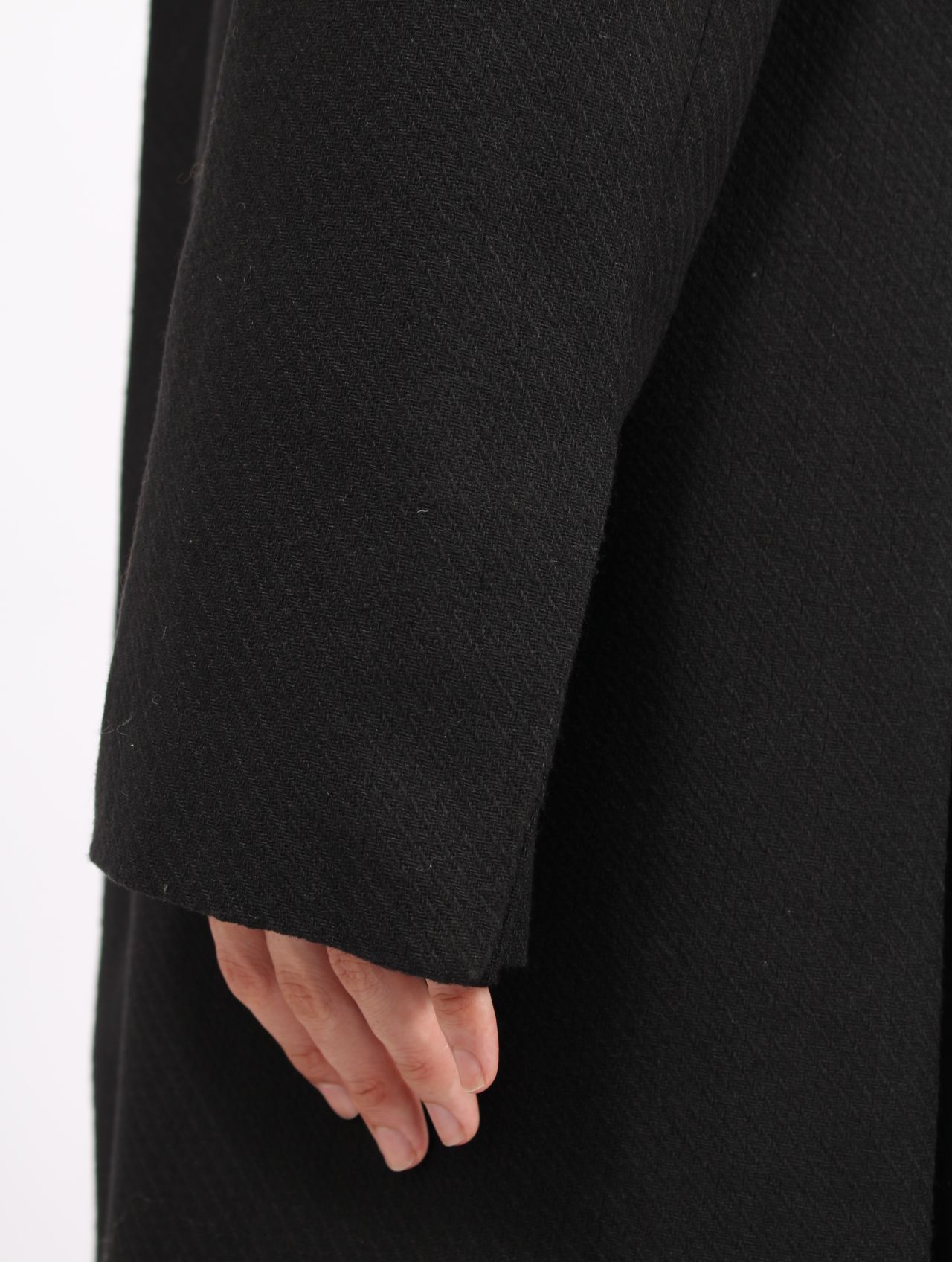 【25AW】ユニセックス リラックス フィット アジャスダブル フロント ダブル パネル コート / UNISEX RELAXED FIT ADJUSTABLE FRONT DOUBLED PANEL COAT / オフホワイト+オフブラック