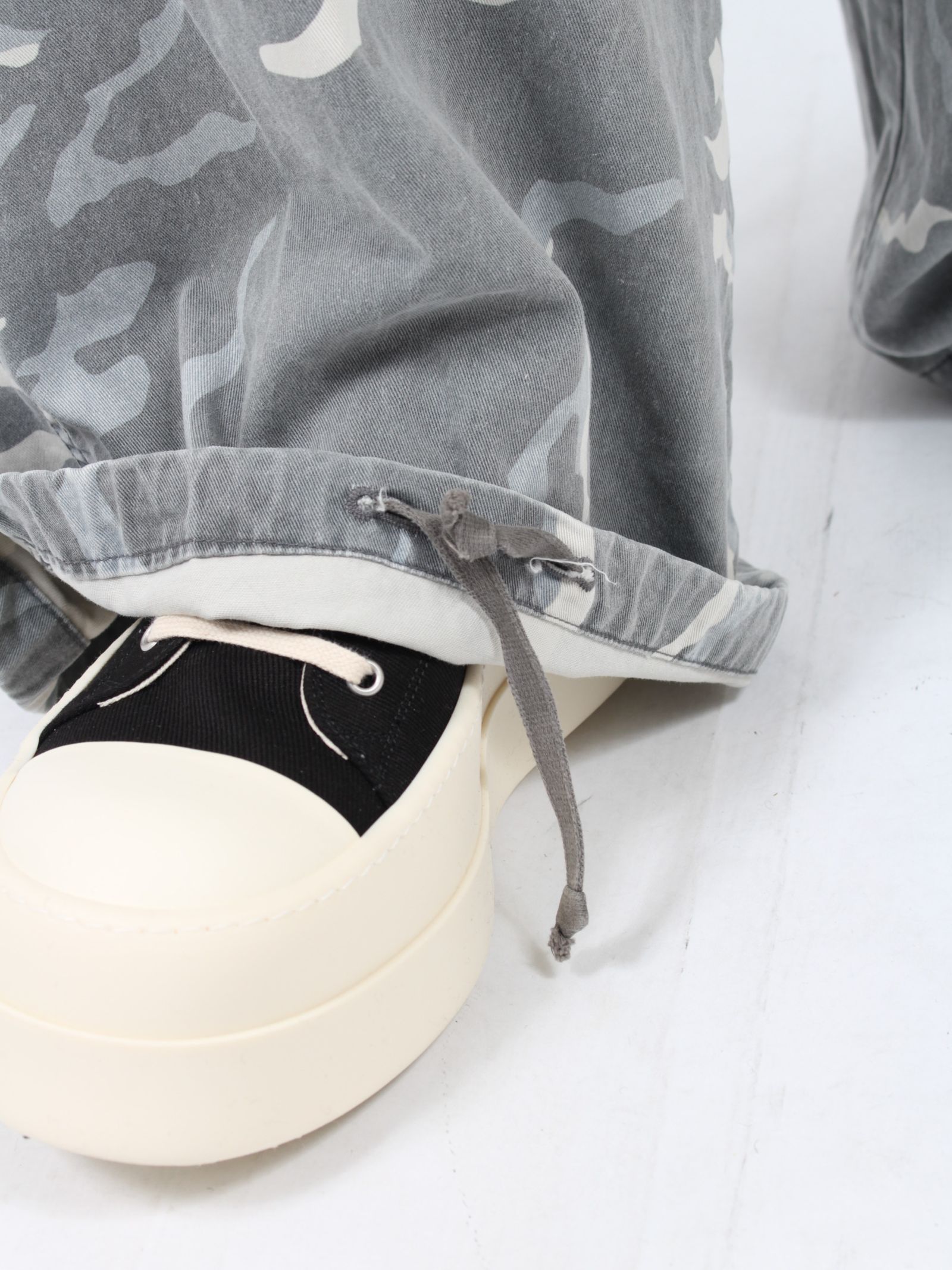 【24AW】カモフラージュ ウォッシュ カーゴパンツ / CAMOFULAGE WASH CARGO PANTS / ホワイト