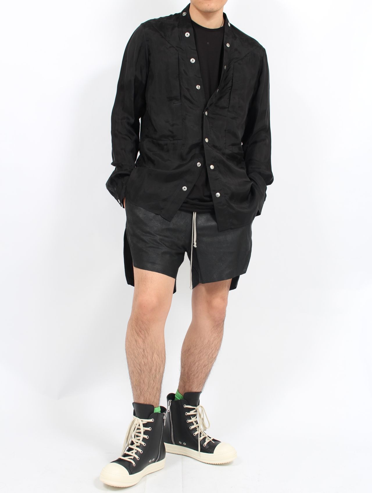 RICK OWENS Fog レザーショートパンツ 送料関税込 (RICK OWENS/ショートパンツ) 113694132【BUYMA】