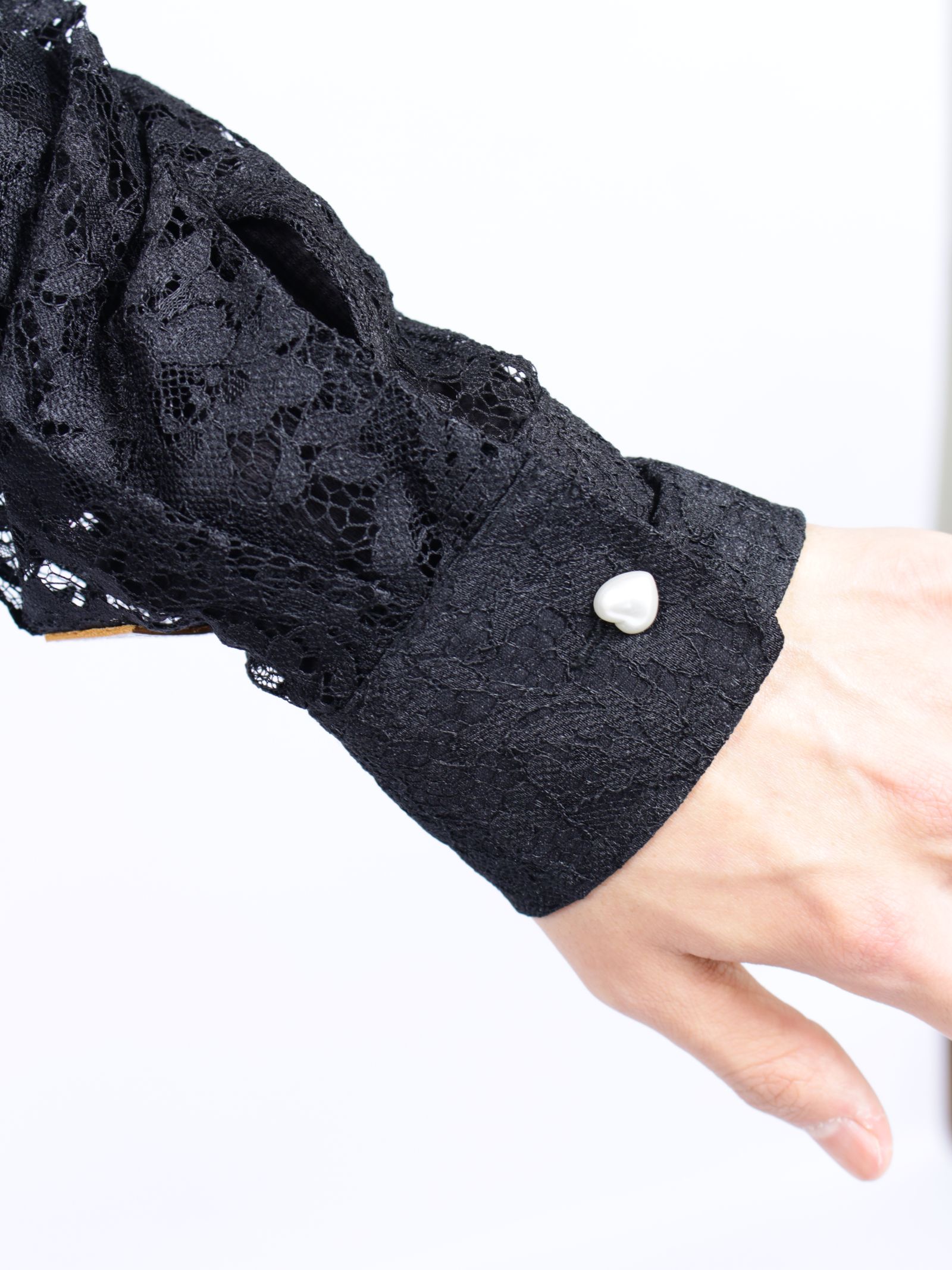 【26AW】フラワーレース ボウタイ シャツ 花柄レース 長袖シャツ / FLOWER LACE BOW TIE SHIRT / ブラック