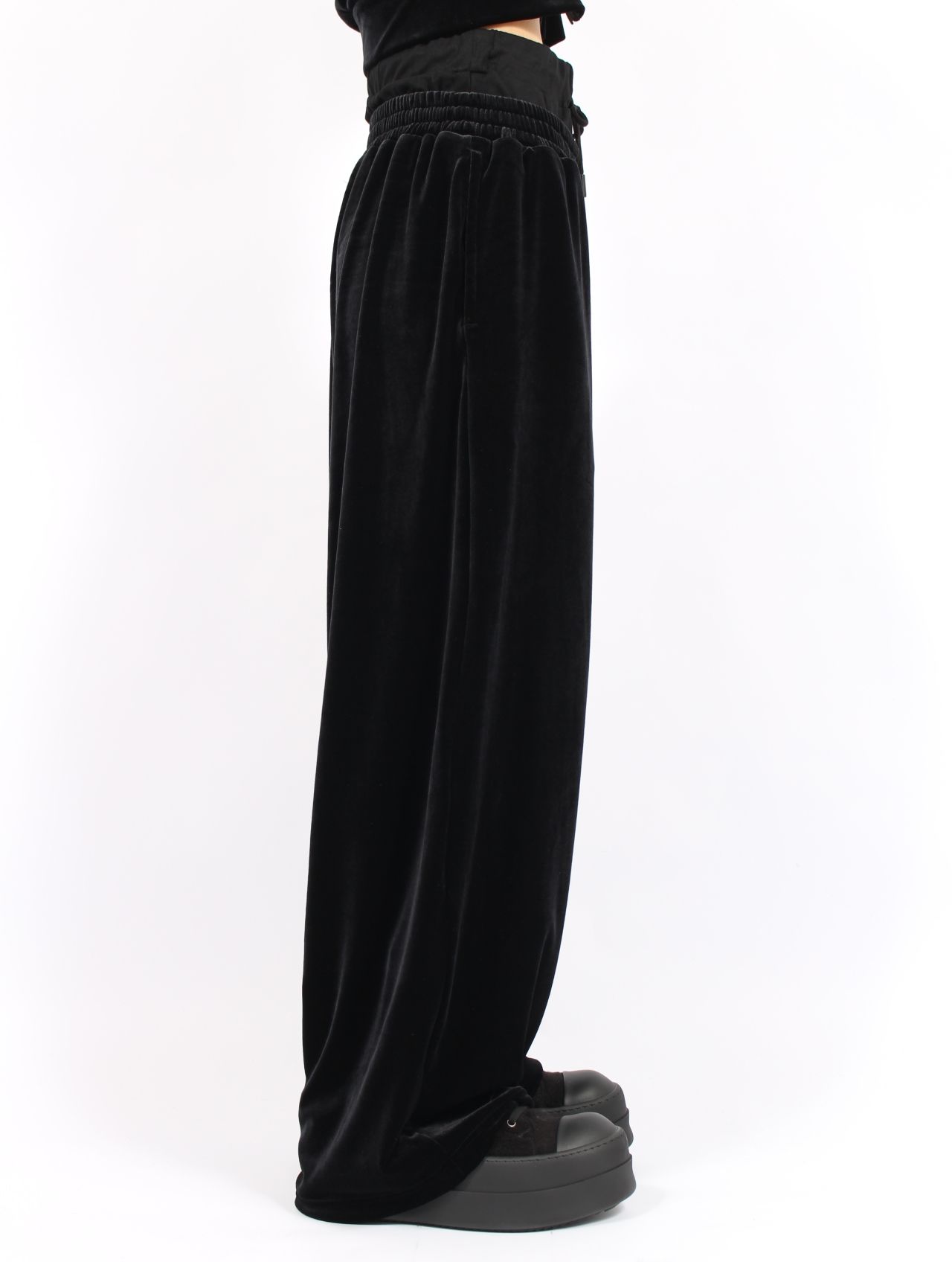 【25AW】レイヤード ベルベット トラウザーズ / LAYERED VELVET TROUSER / ブラック