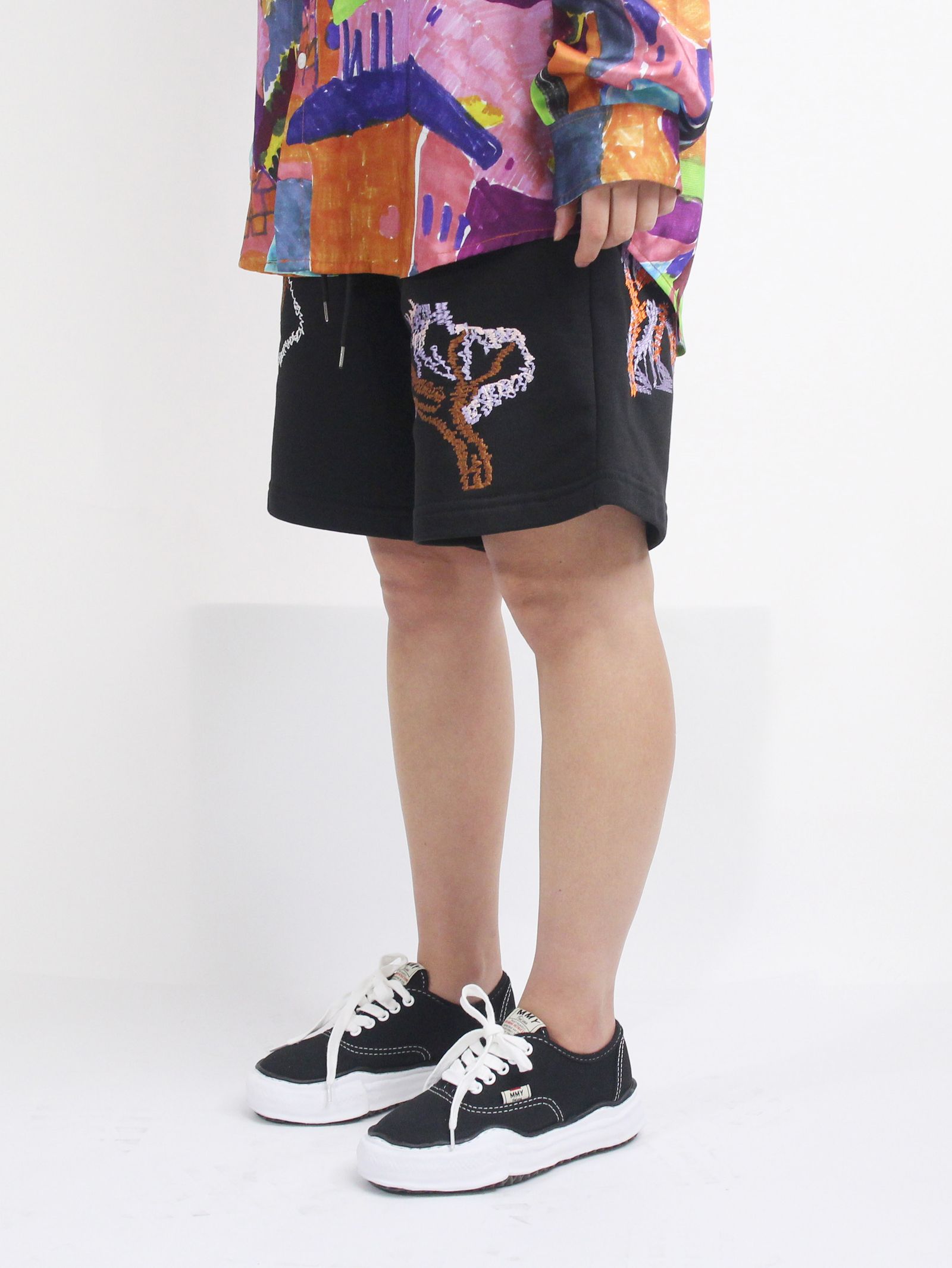 刺繍ロゴ ハーフパンツ / SHORT PANTS EMBROIEDE / ブラック × マルチ