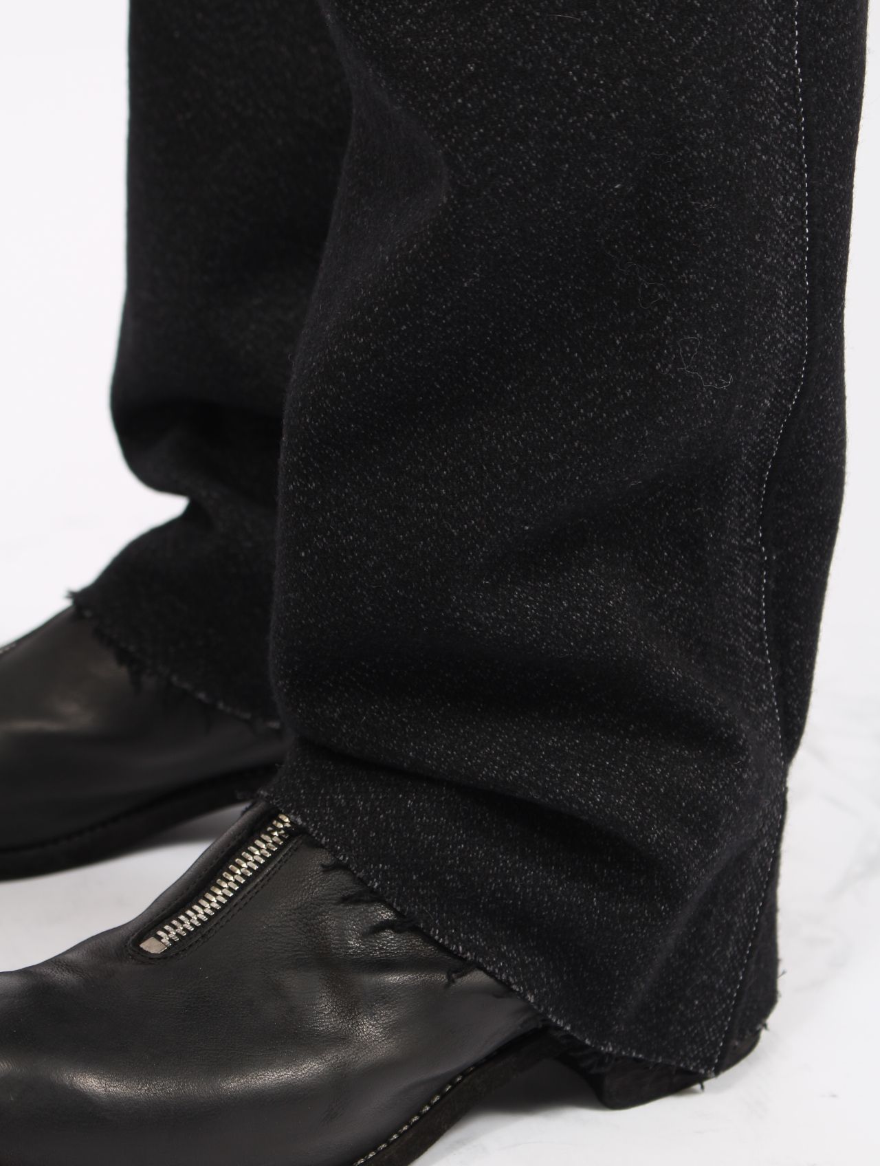 【25AW】 メンズ フィット トラウザーズ ウィズ 925 シルバー フック クローザー / MENS FITTED TROUSERS WITH 925 SILVER HOOK CLOSER / オフブラック