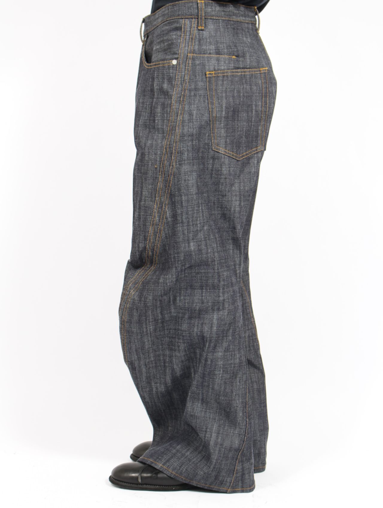 【26SS】 3D ツイステッド ワイド レッグ ジーンズ / 3D TWISTED WIDE LEG JEANS / RAW INDIGO (ロー インディゴ)