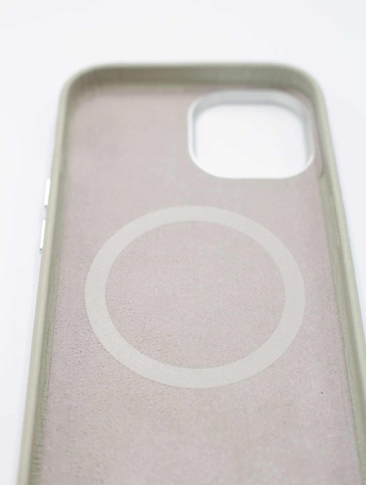 マグセーフ対応アイフォンケース / MAGSAFE IPHONE CASE / ホワイトベージュ