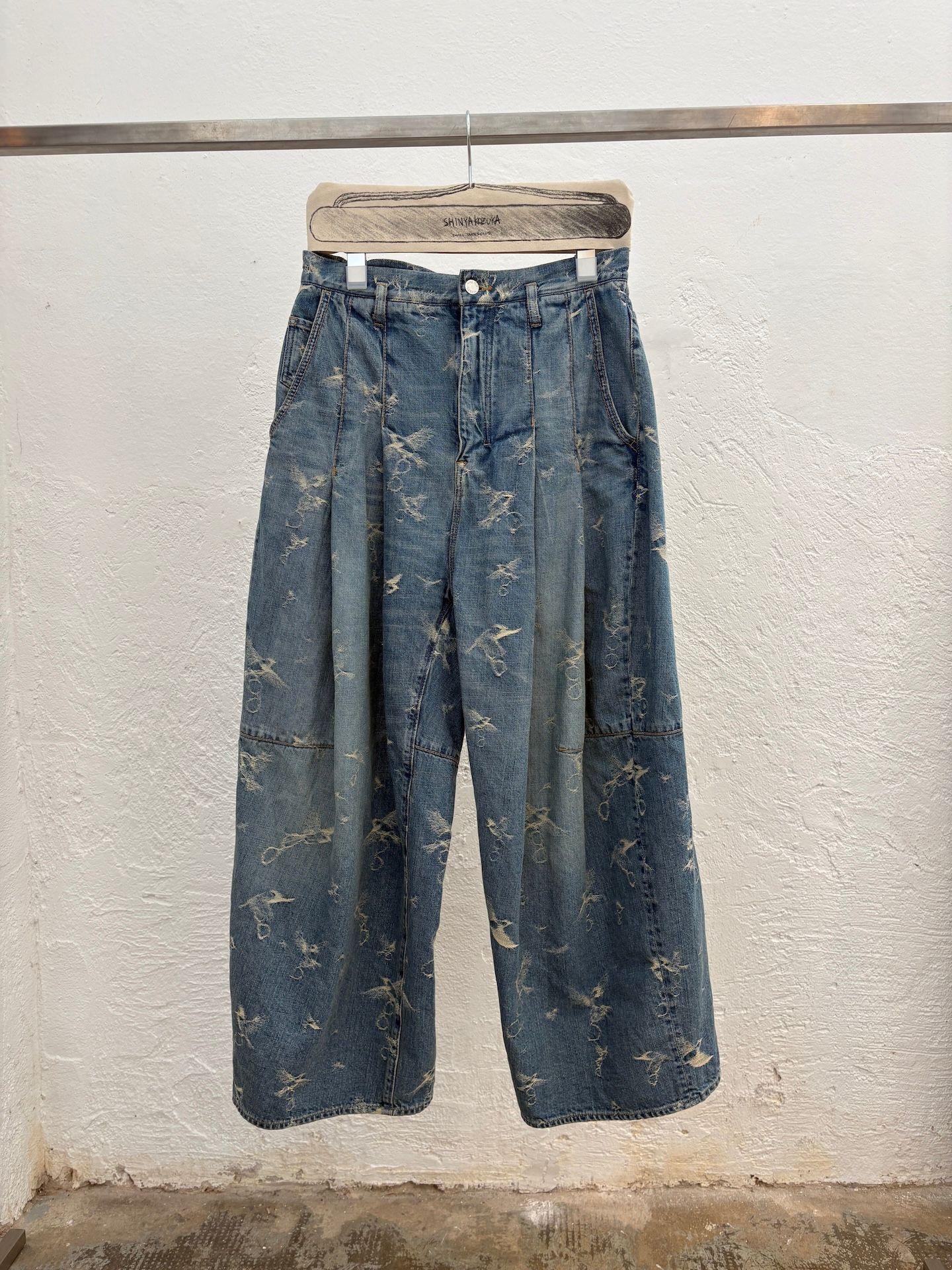 【27SS】ウォッシュド シティ バギー 雀 眼鏡 刺繍 デニム パンツ / washed city baggy(ISSUE#10) / ブルー